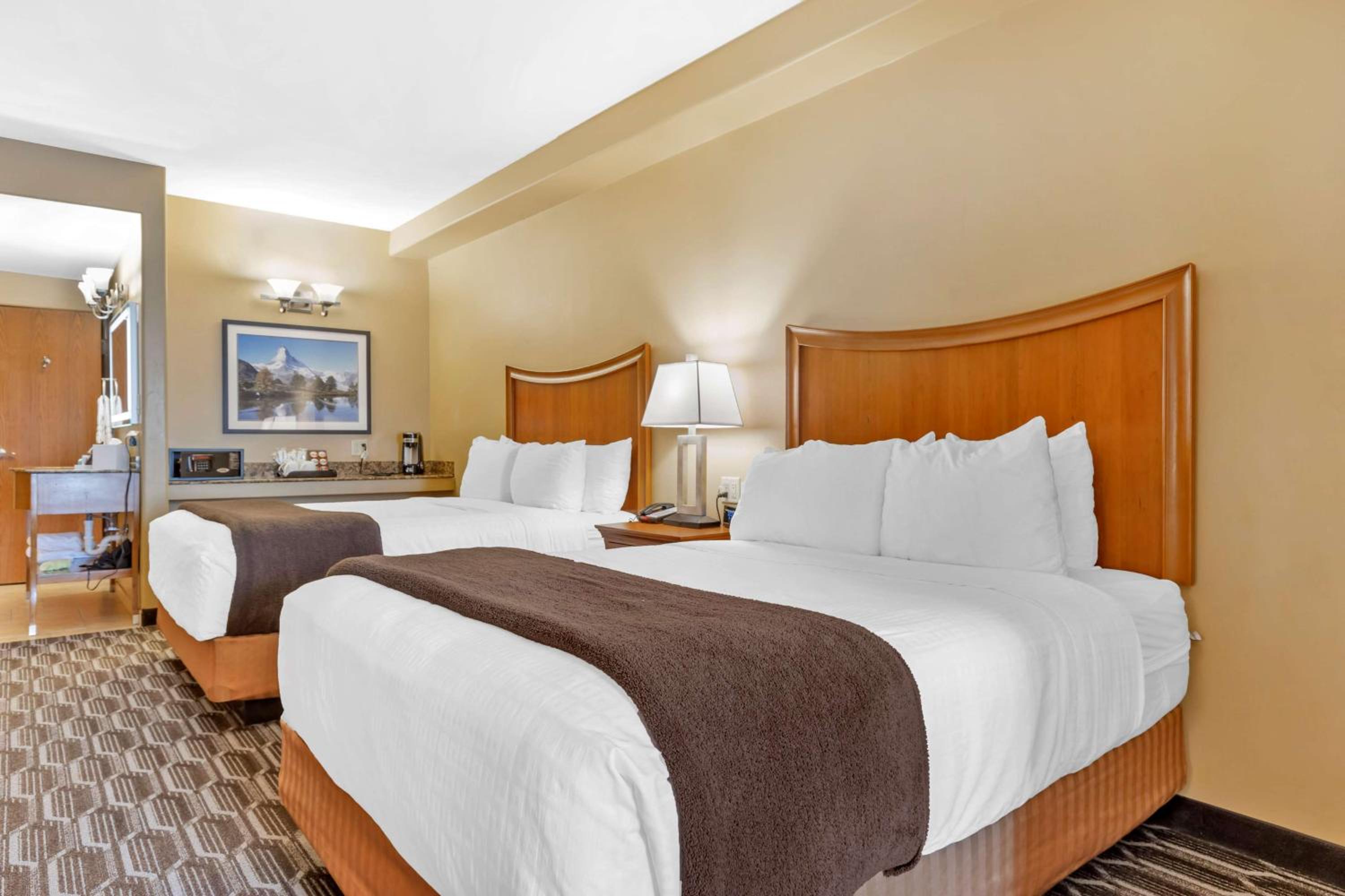 Pecos Vacations - Best Western Plus Swiss Chalet Hotel  Suites - Property Image 8