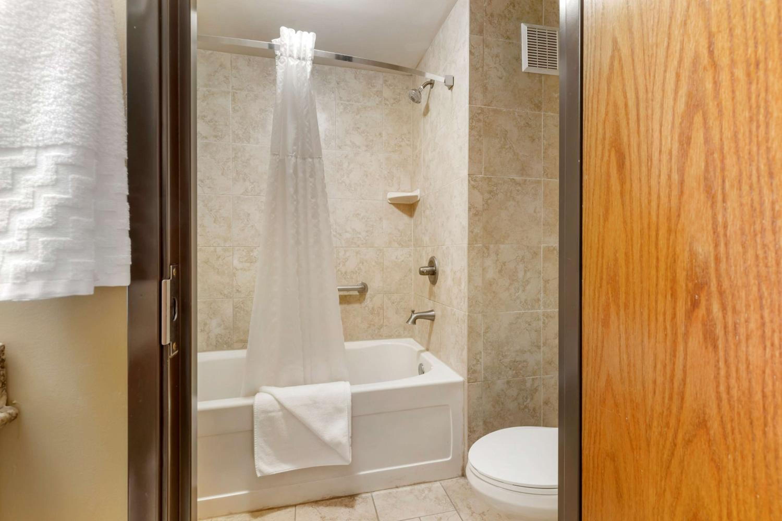 Pecos Vacations - Best Western Plus Swiss Chalet Hotel  Suites - Property Image 2