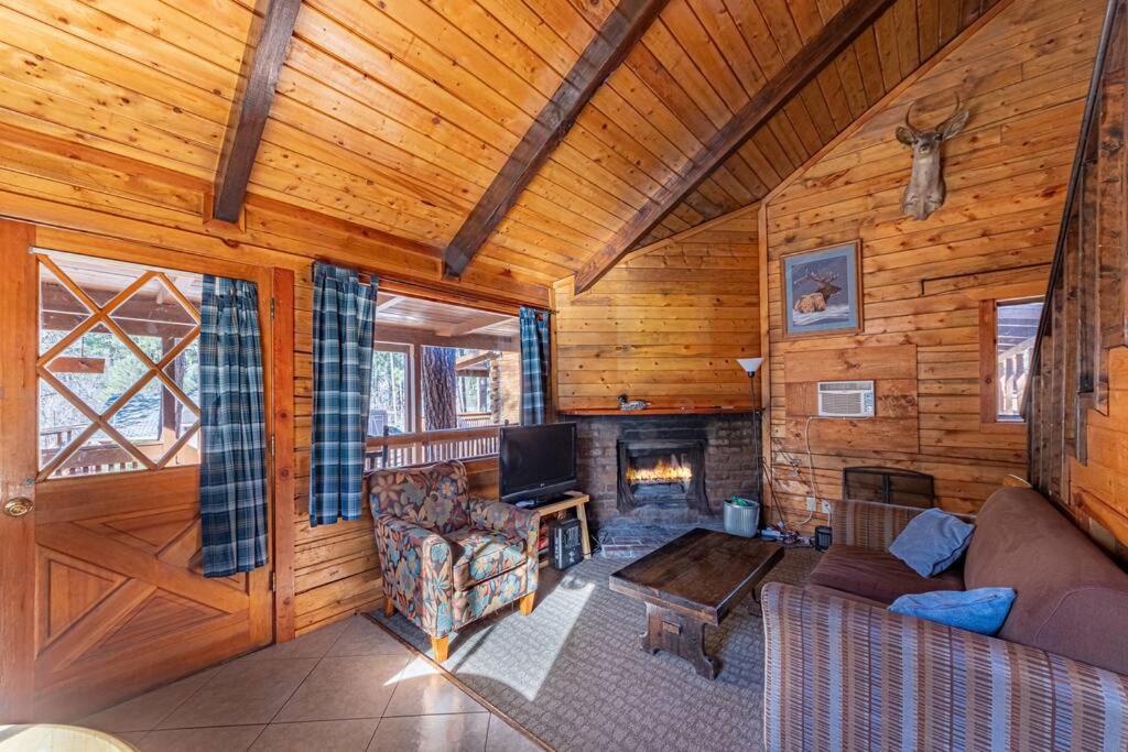 Payson Vacations - Forest Cabin 1 Hunters Blind - Property Image 4