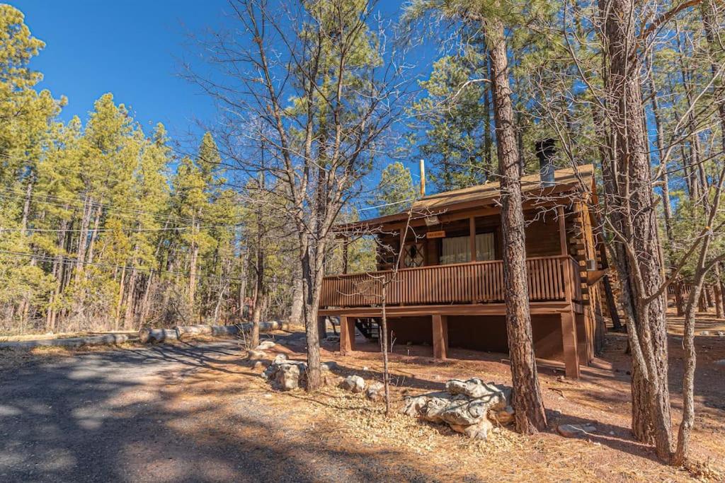 Payson Vacations - Forest Cabin 5 Old Glory - Property Image 1