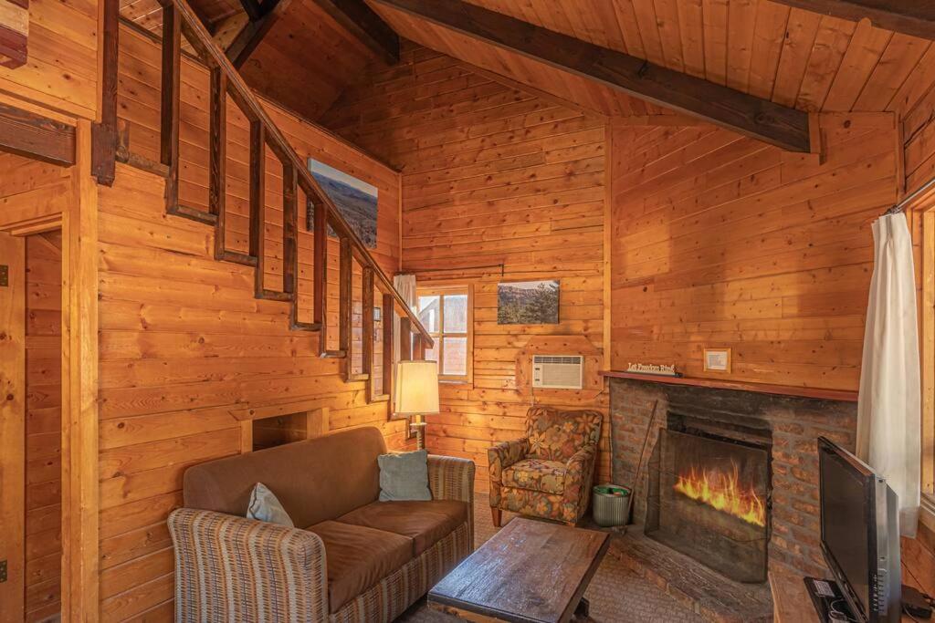 Payson Vacations - Forest Cabin 5 Old Glory - Property Image 25