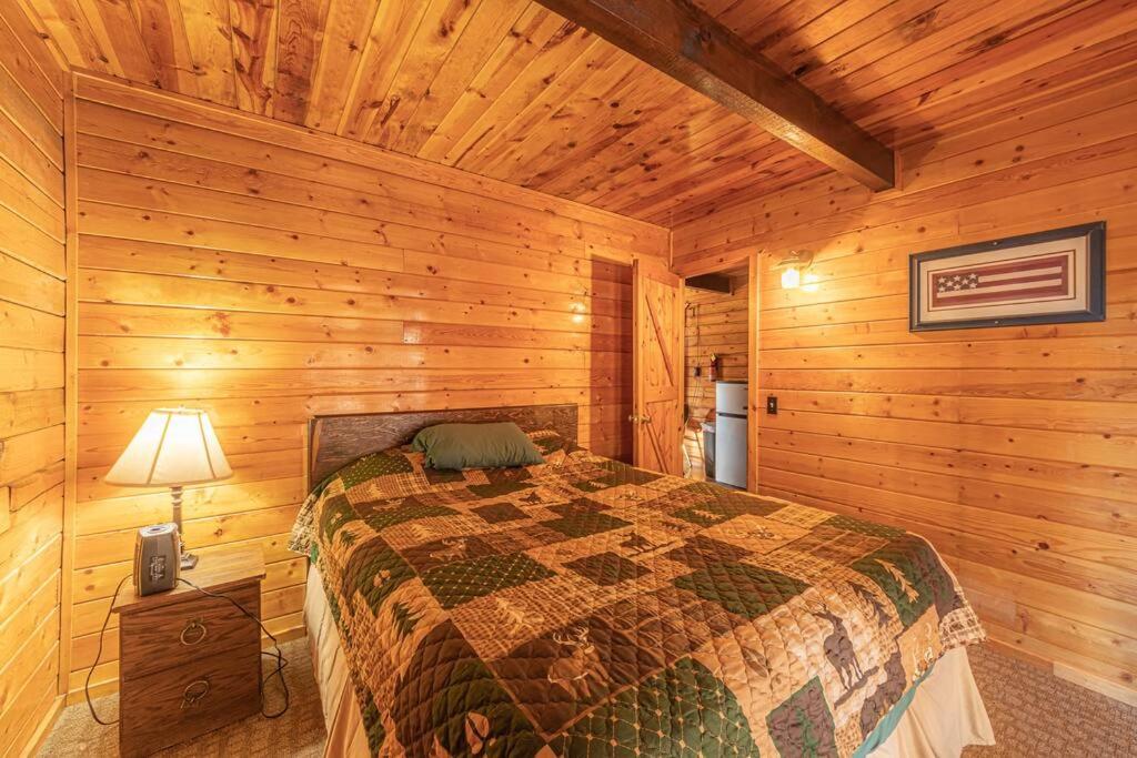 Payson Vacations - Forest Cabin 5 Old Glory - Property Image 22