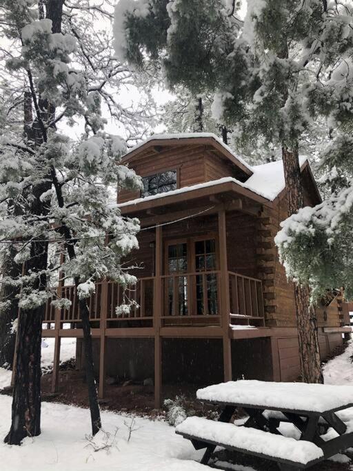 Payson Vacations - Forest Cabin 5 Old Glory - Property Image 2