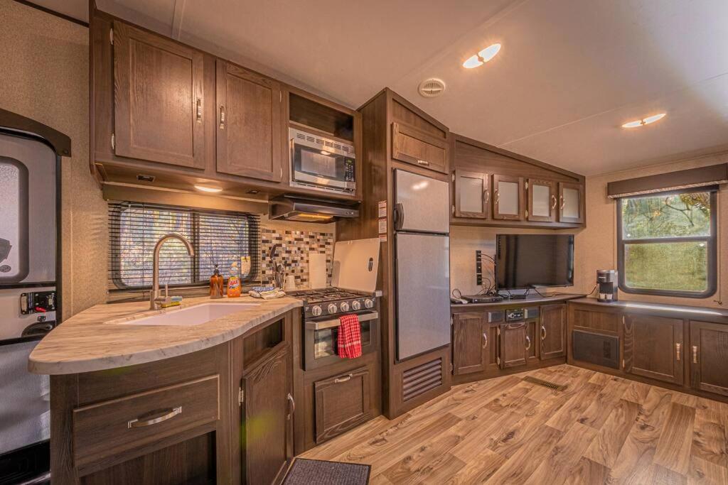 Payson Vacations - Unique forest adventure 10 Glamper - Property Image 23