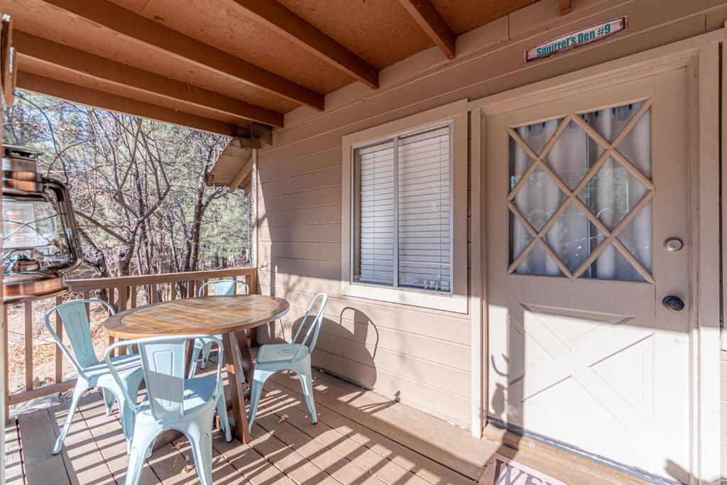Hideaway forest cabin 9 Squirrels Den view 3