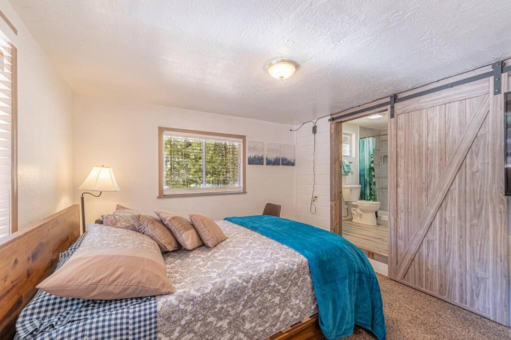 Payson Vacations - Hideaway forest cabin 9 Squirrels Den - Property Image 5