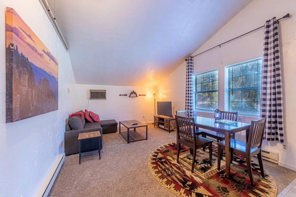 Payson Vacations - Quaint condo retreat 12 Ridgeview Condo - Property Image 2