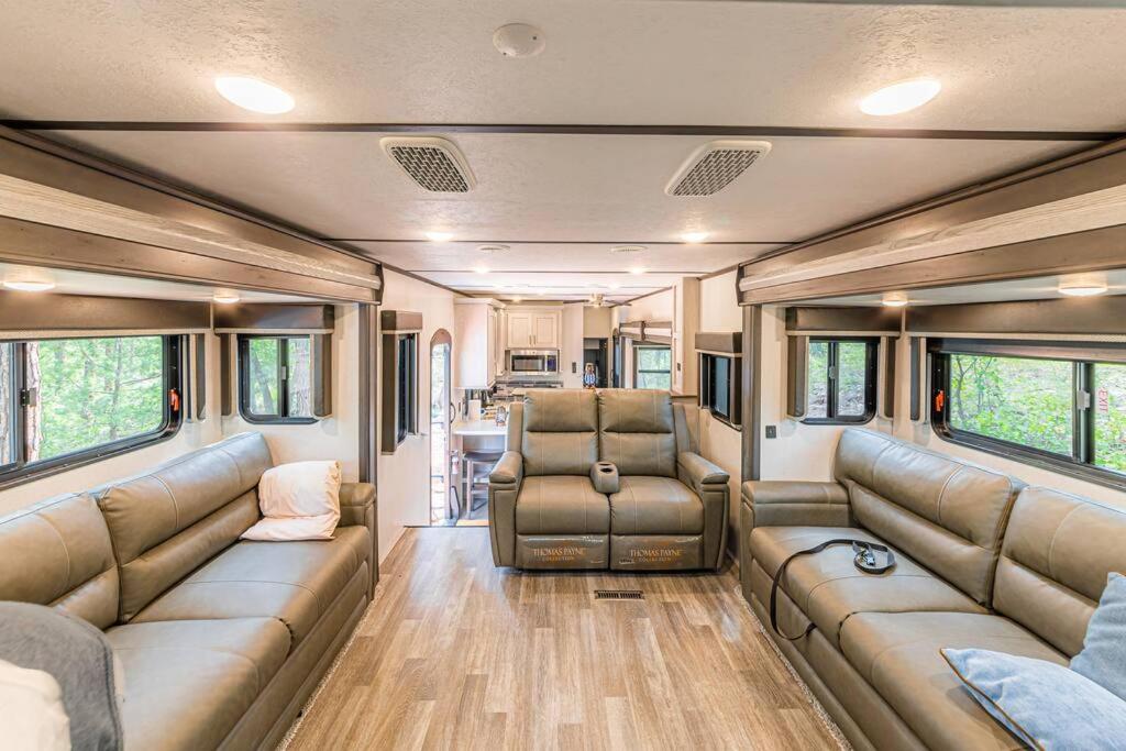 Payson Vacations - Luxury Glamper Retreat 14 Forest Site - Property Image 3