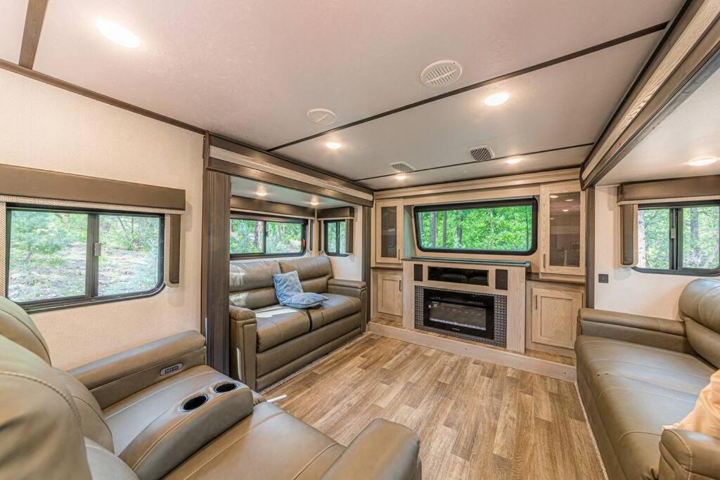 Payson Vacations - Luxury Glamper Retreat 14 Forest Site - Property Image 4