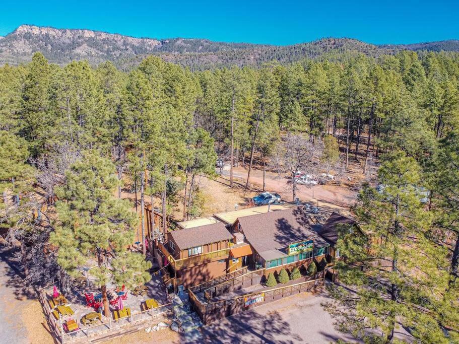 Payson Vacations - Luxury Glamper Retreat 14 Forest Site - Property Image 12