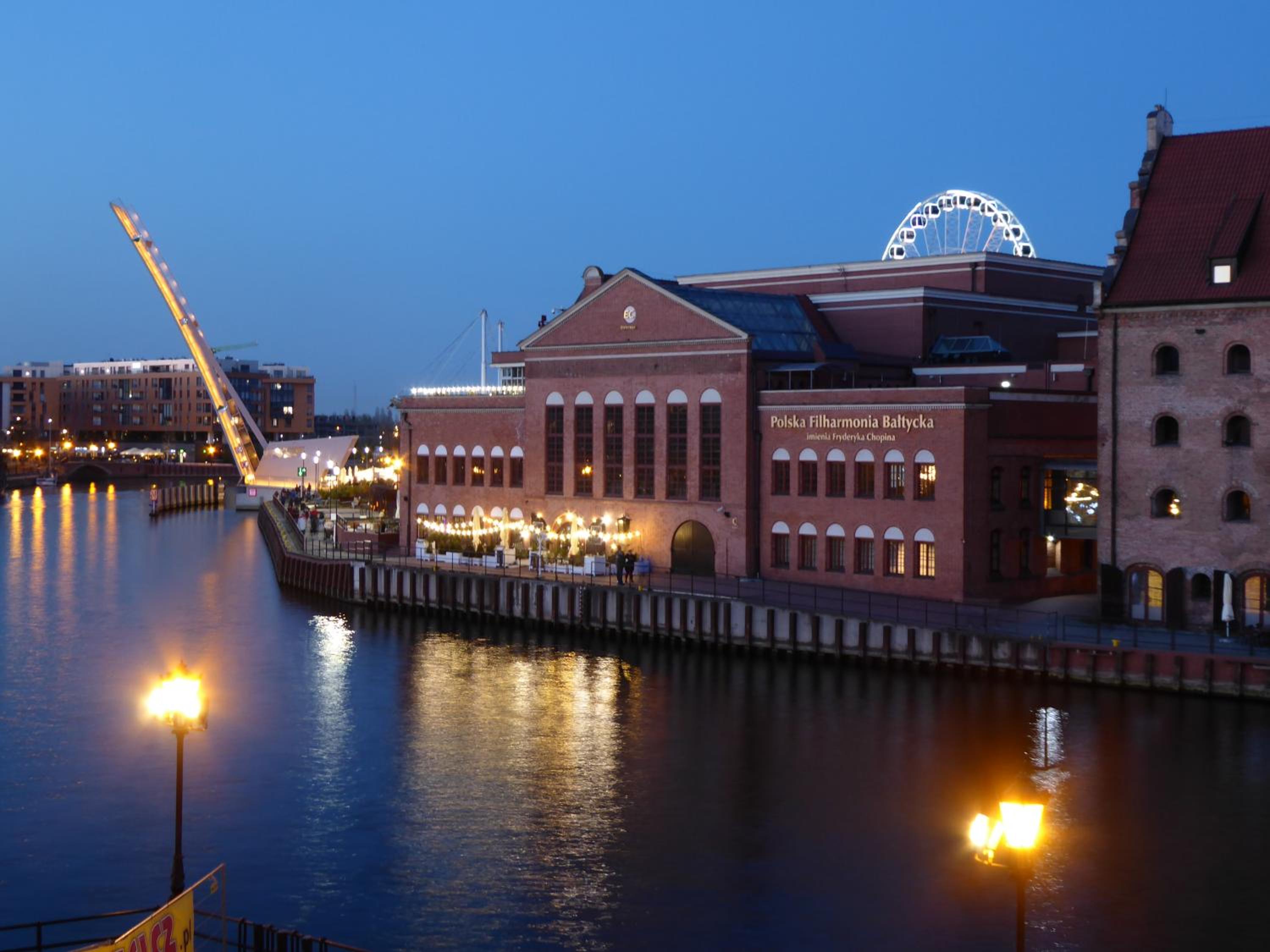 Magical River View by Downtown Apartments