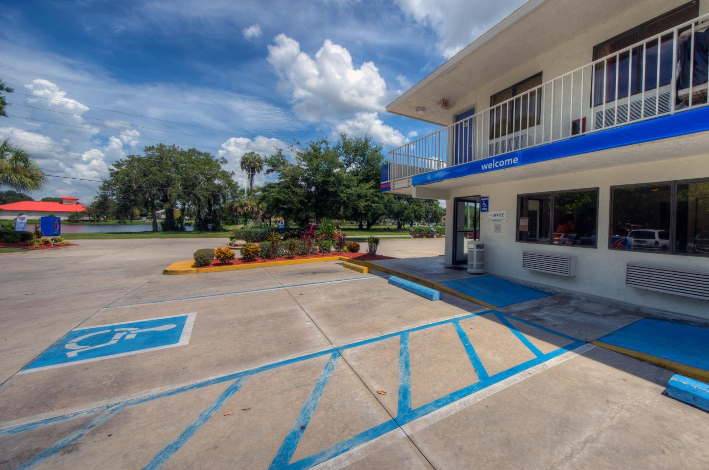 Miscellaneous Market Vacations - Motel 6-Bradenton, FL - Property Image 2