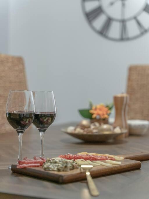 Chic Romantic3bed patio WIFI quiet retreat parking