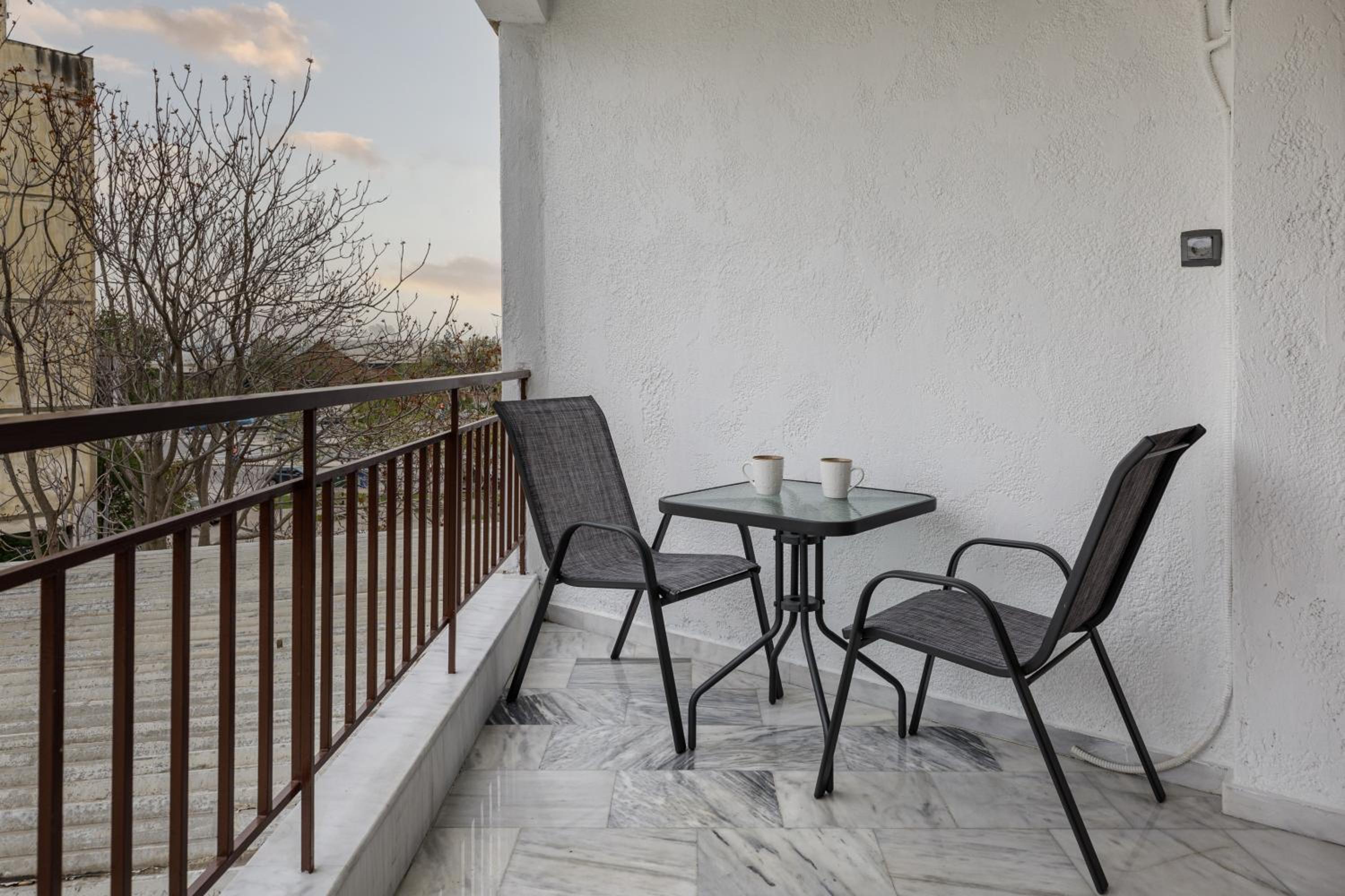 Stylish and Modern Studio - Miltos