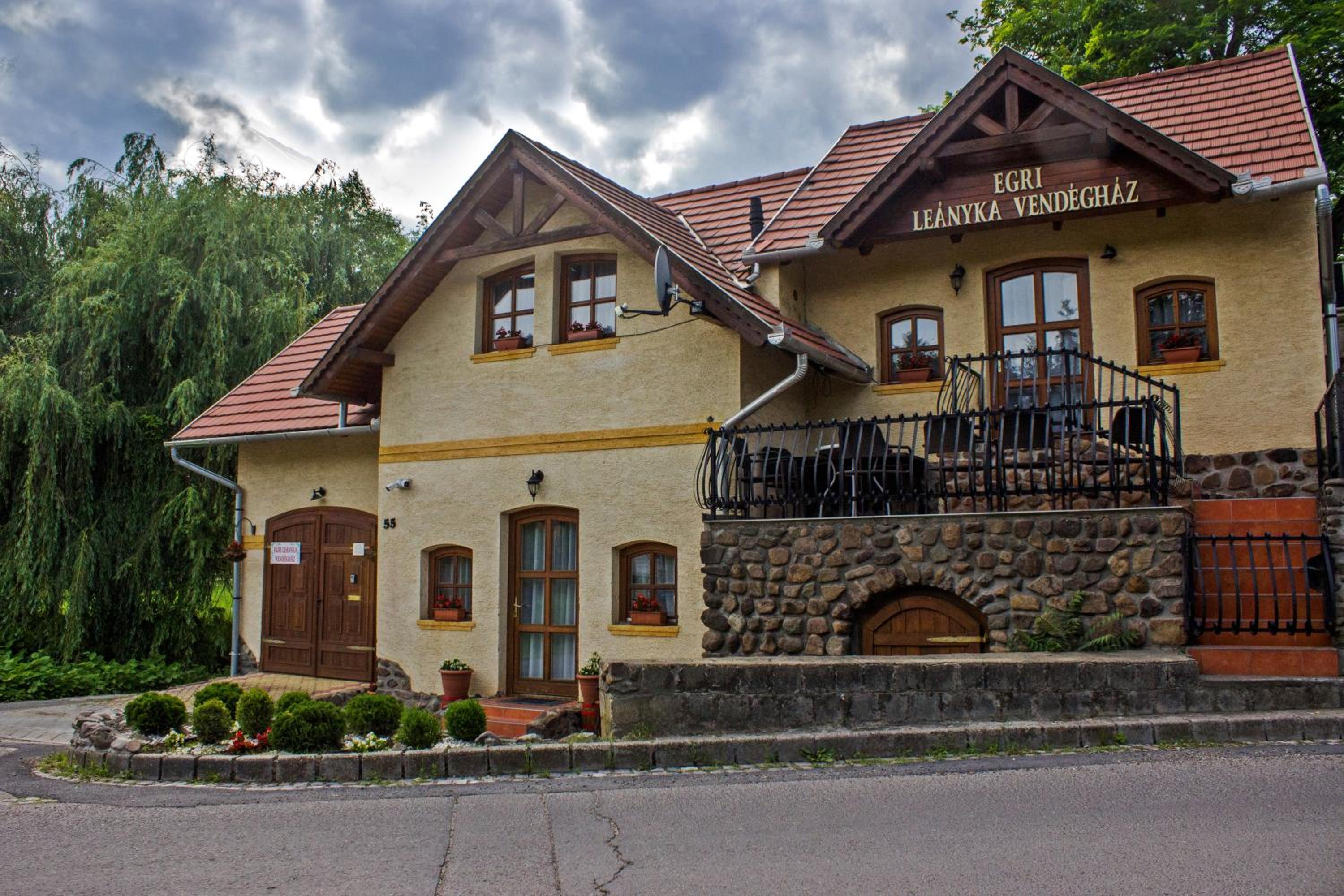 Photo 33