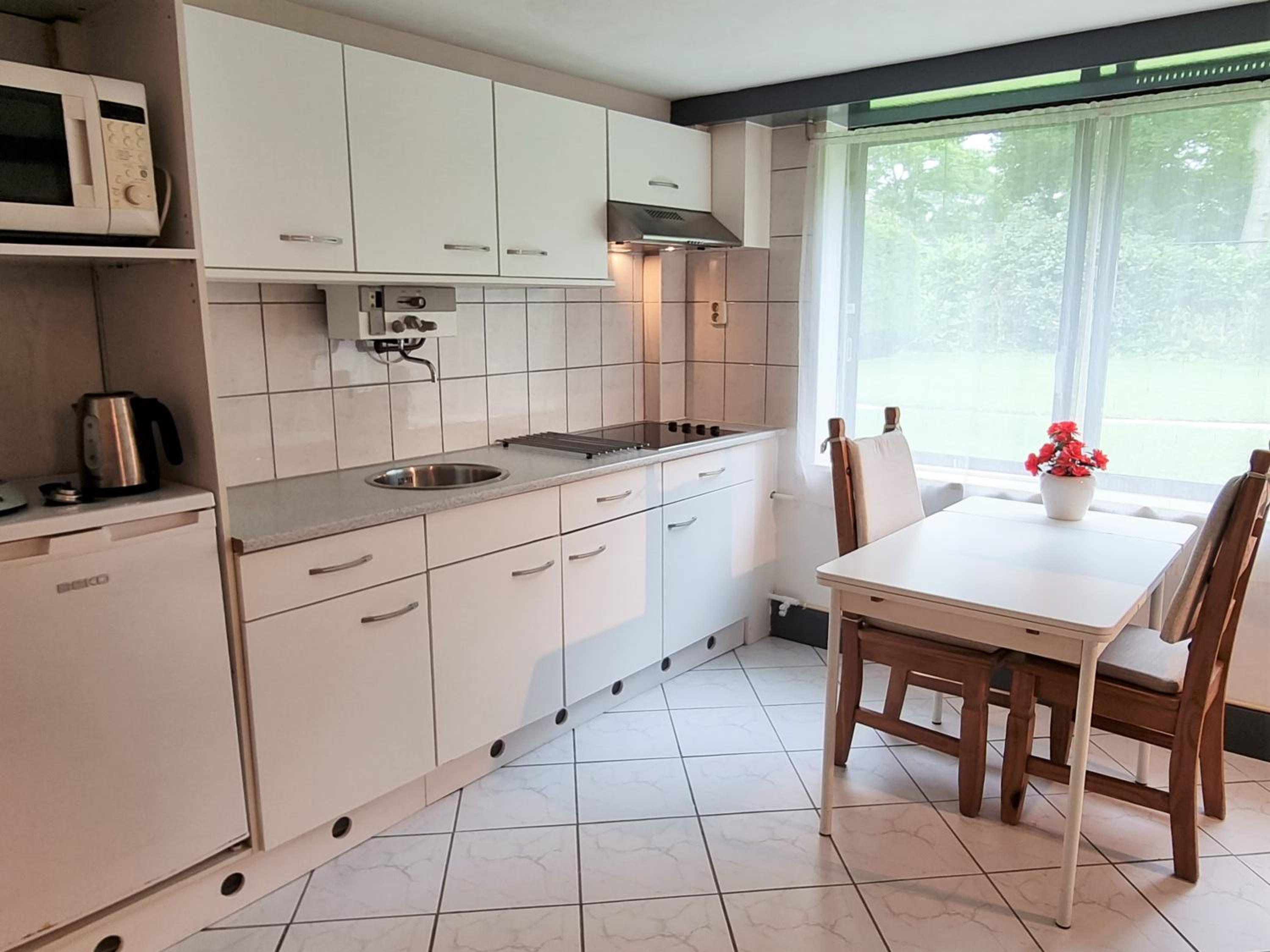 ON138 Romantic studio with nice garden view 2