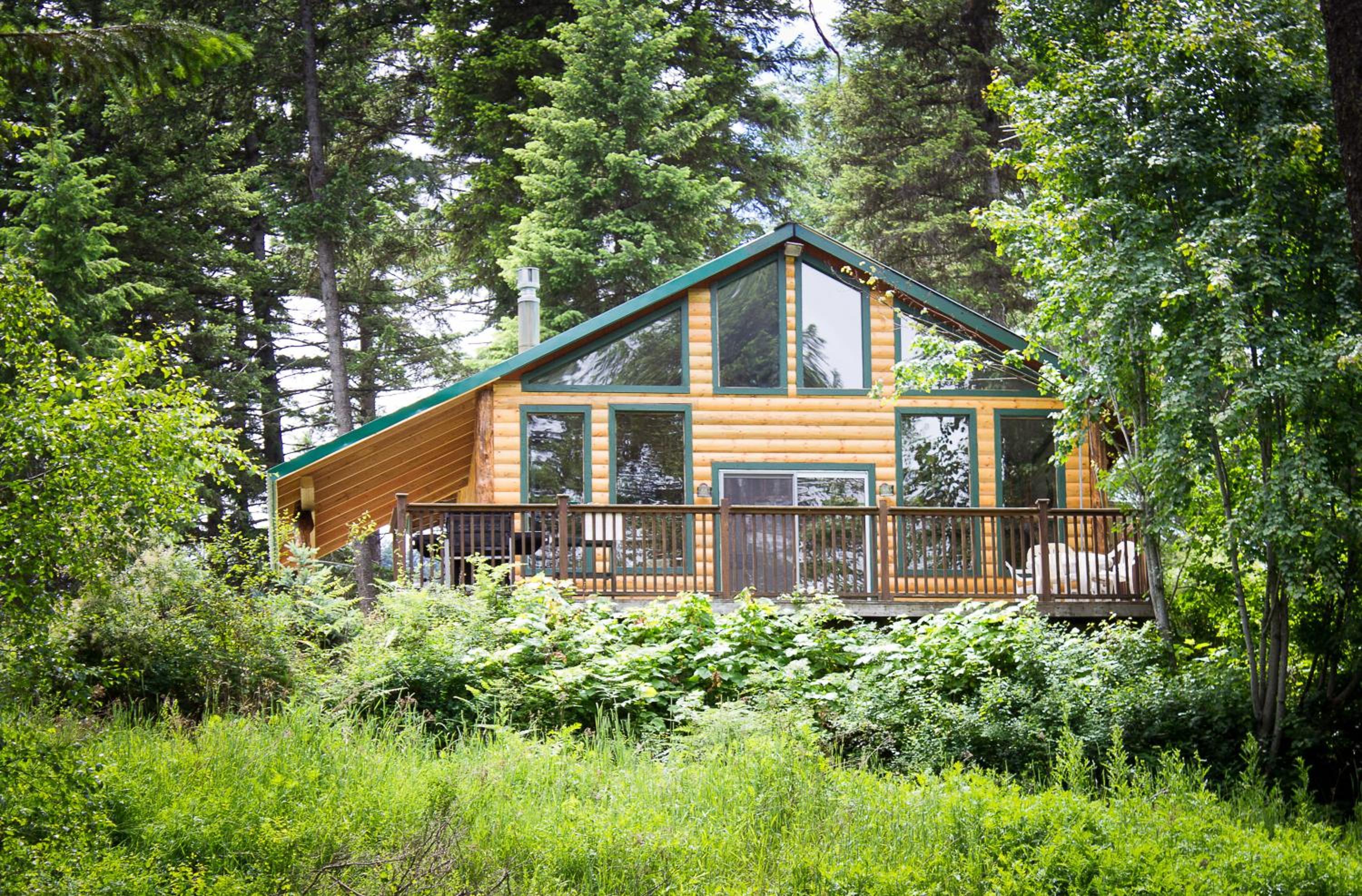 Riverfront Motel & Cabins