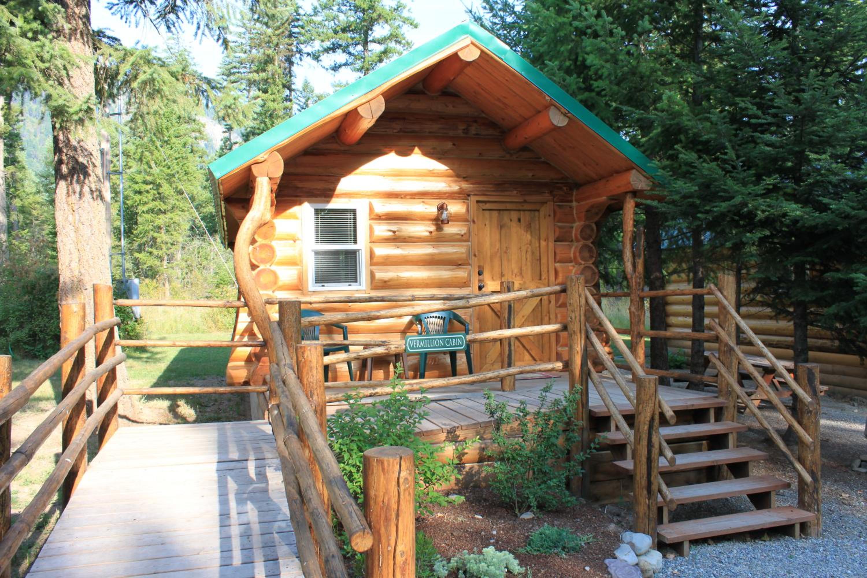 Riverfront Motel & Cabins