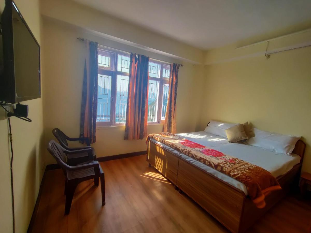 Radhe Krishna Home Stay Shimla view 3
