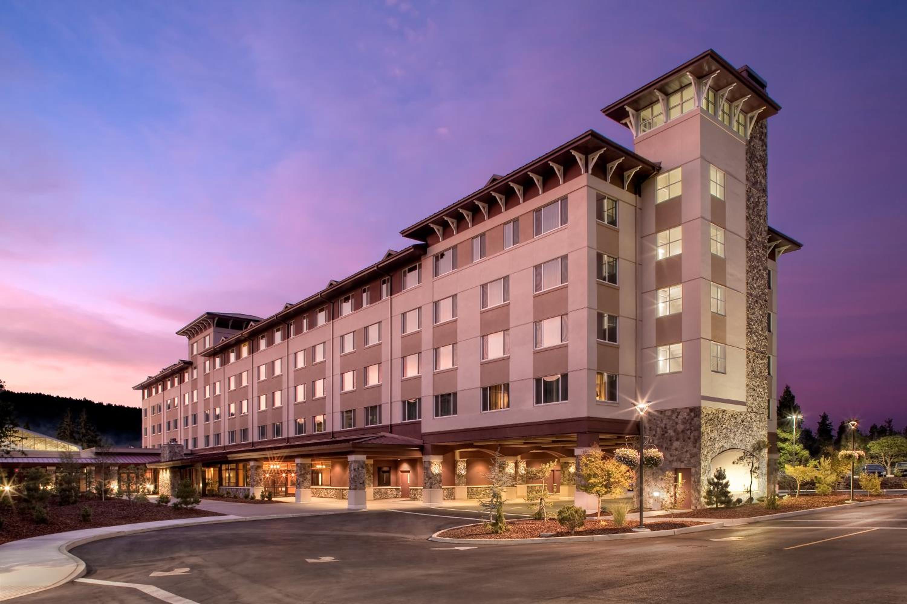 Seven Feathers Casino Resort - Property Image 6