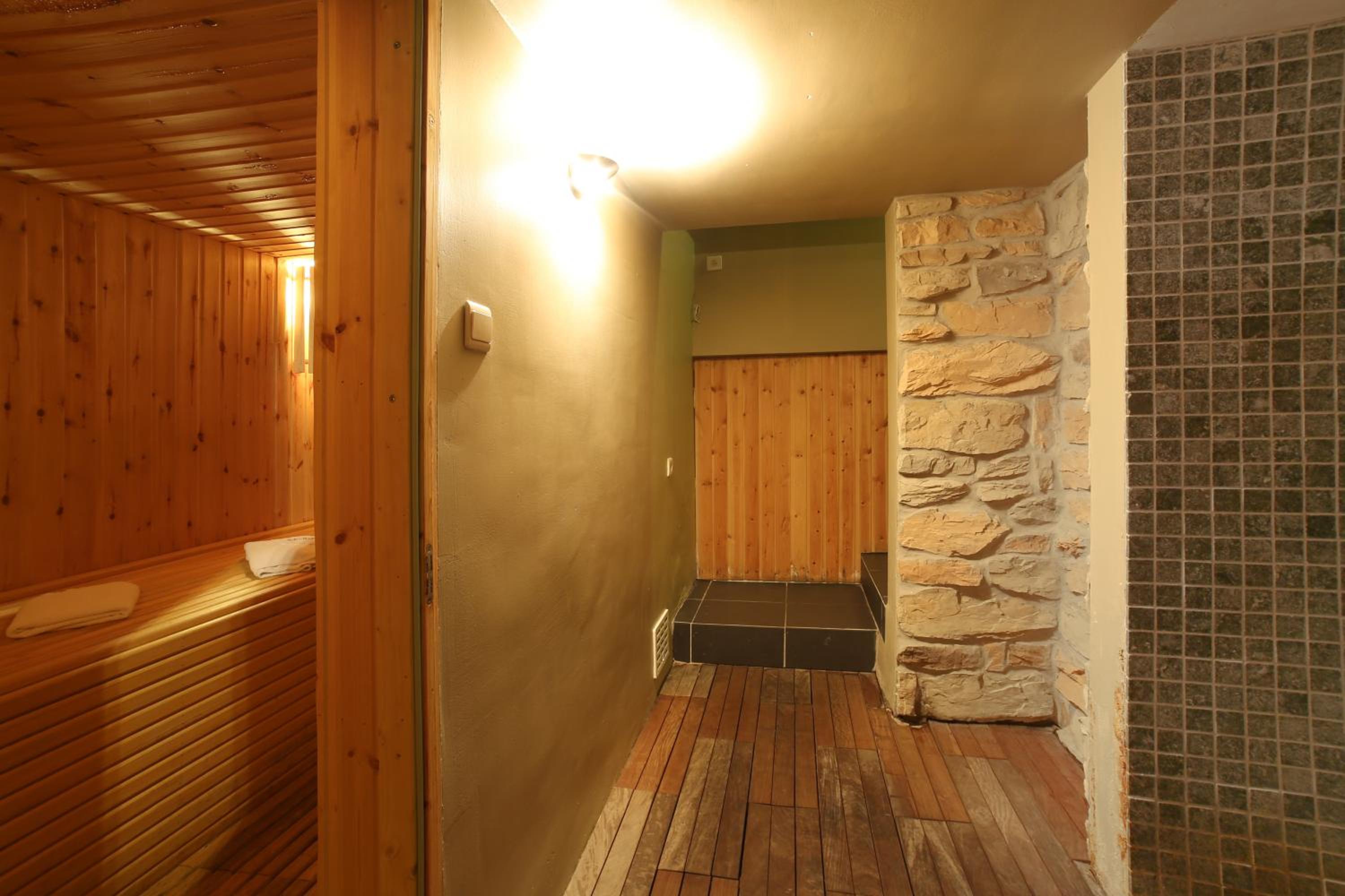 Dolce Casa Pool and Sauna