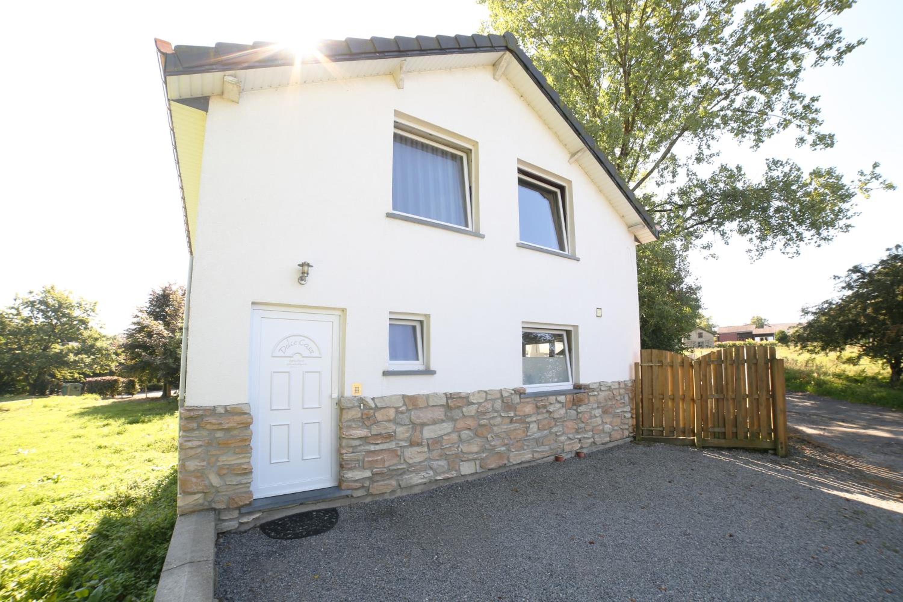 Hotel Dolce Casa Pool and Sauna - Image 1