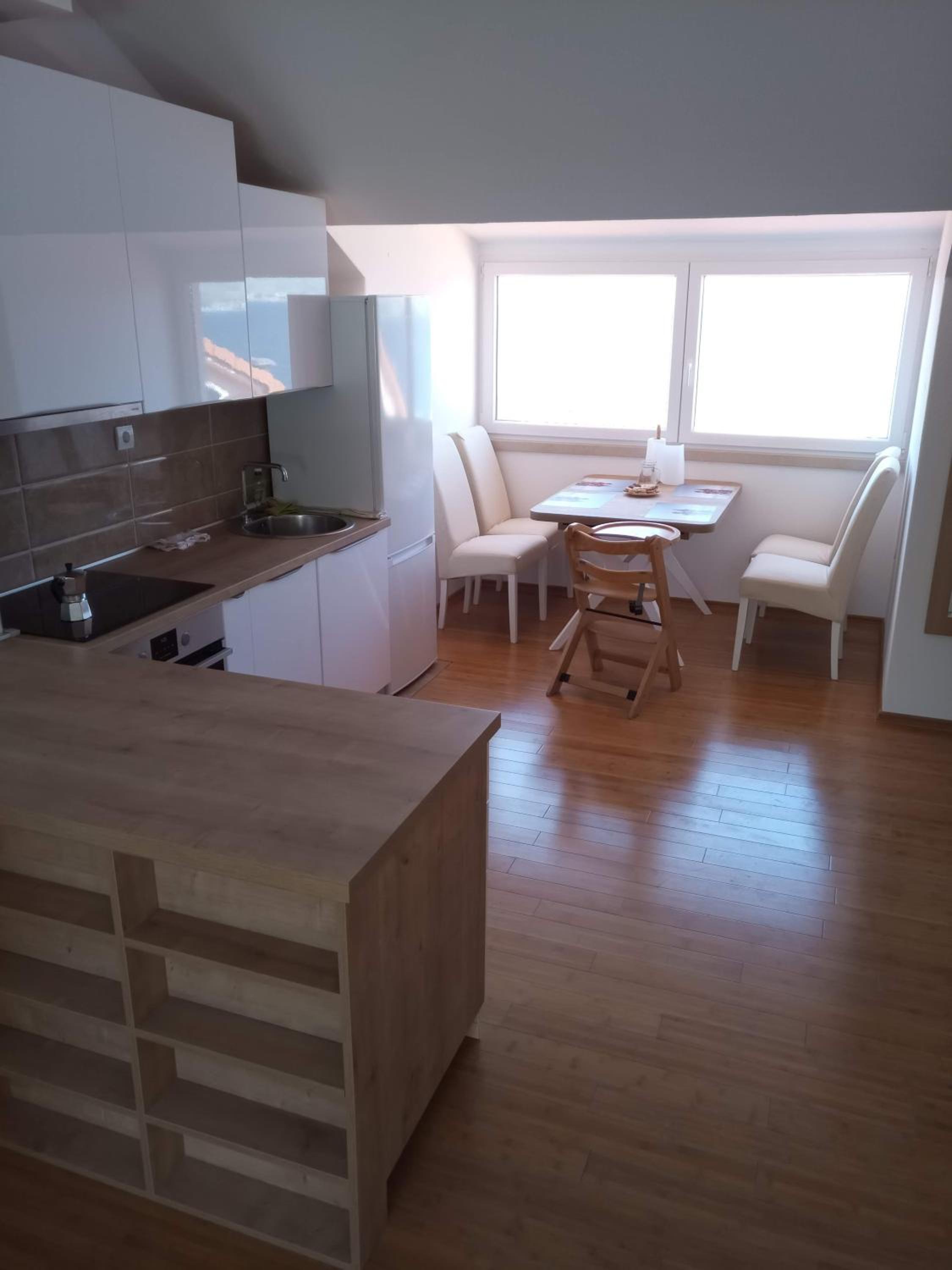 Elen Apartment Postira