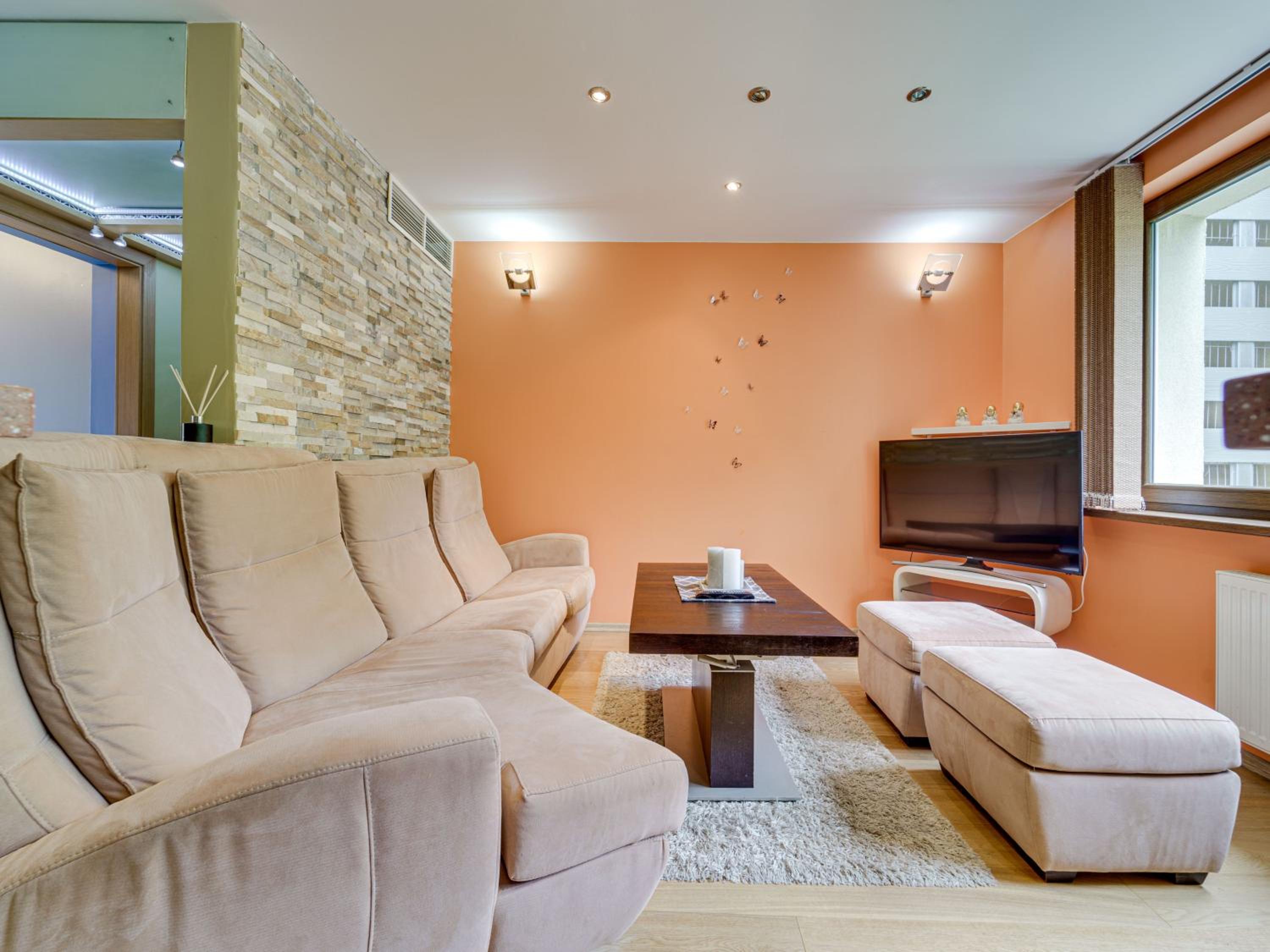 Charming two bedroom apartment - Self check in view 5