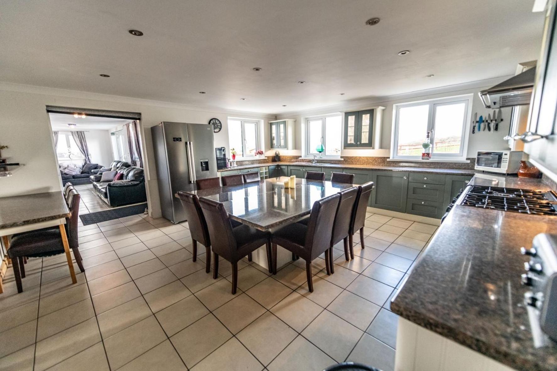 Bunny Meadows Holiday Farmhouse near Carmarthen & Pembrokeshire view 5