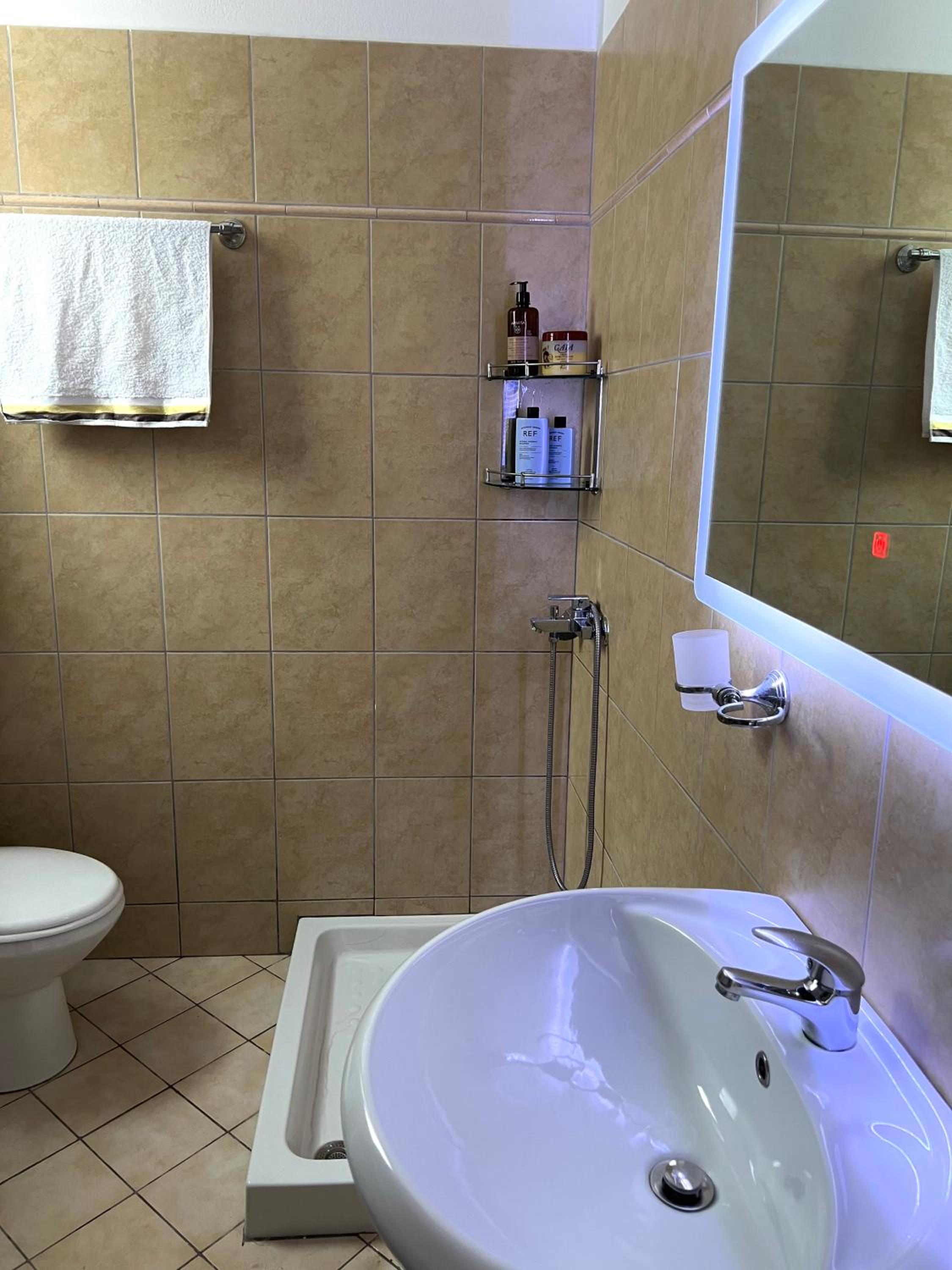 Vlora Relaxing Studio