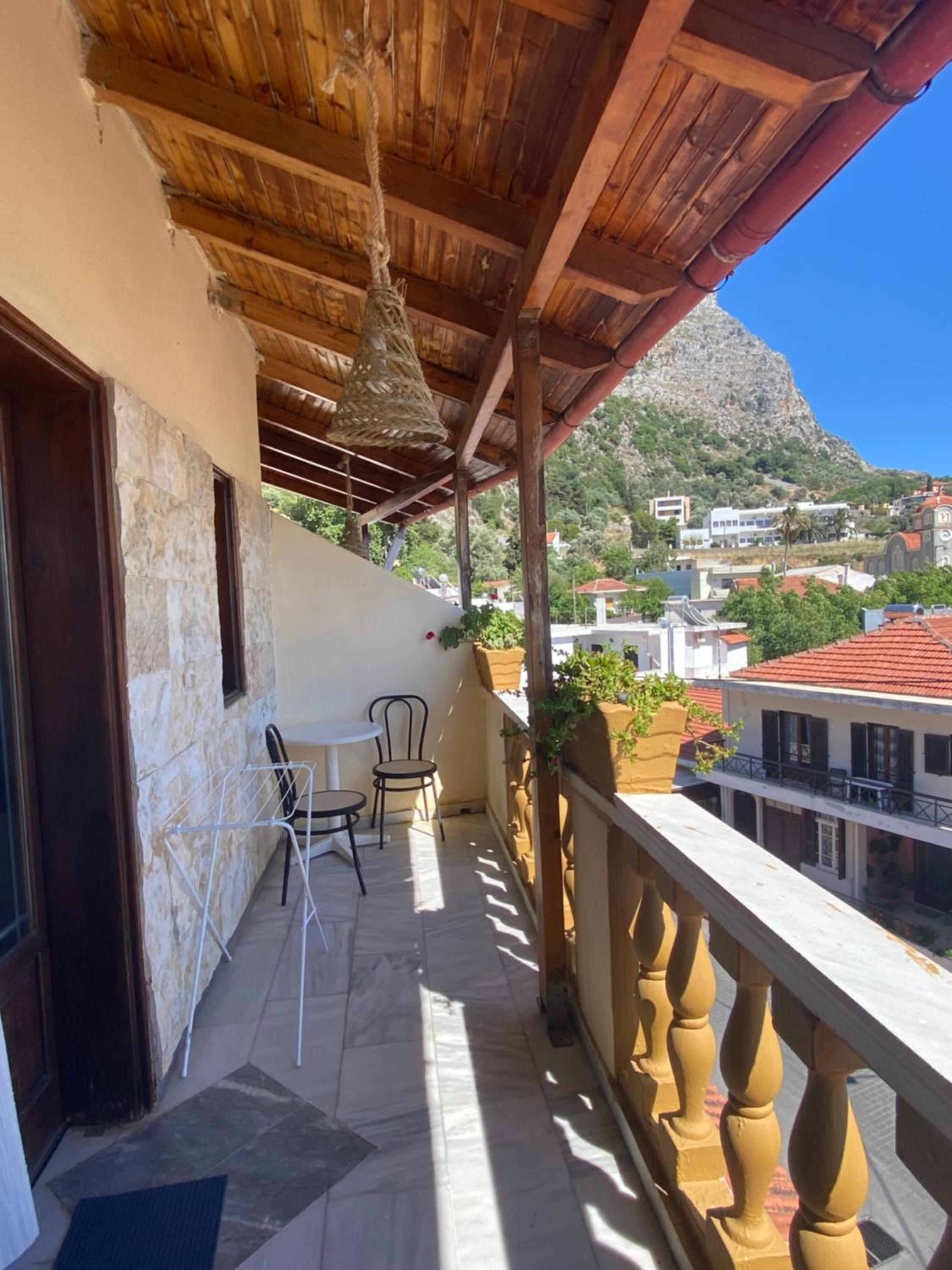 Costas Inn