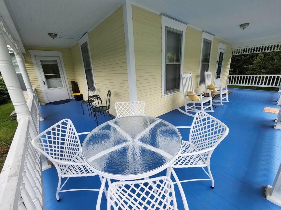 BaseCampWV-Durbin. Spacious 4 bedroom house w/yard view 2