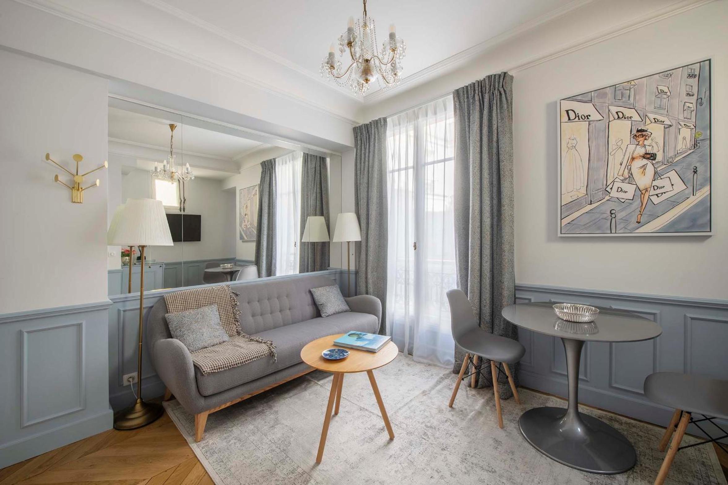 LE BEAU MARAIS - Luxury Apartments, AIR COND, LIFT