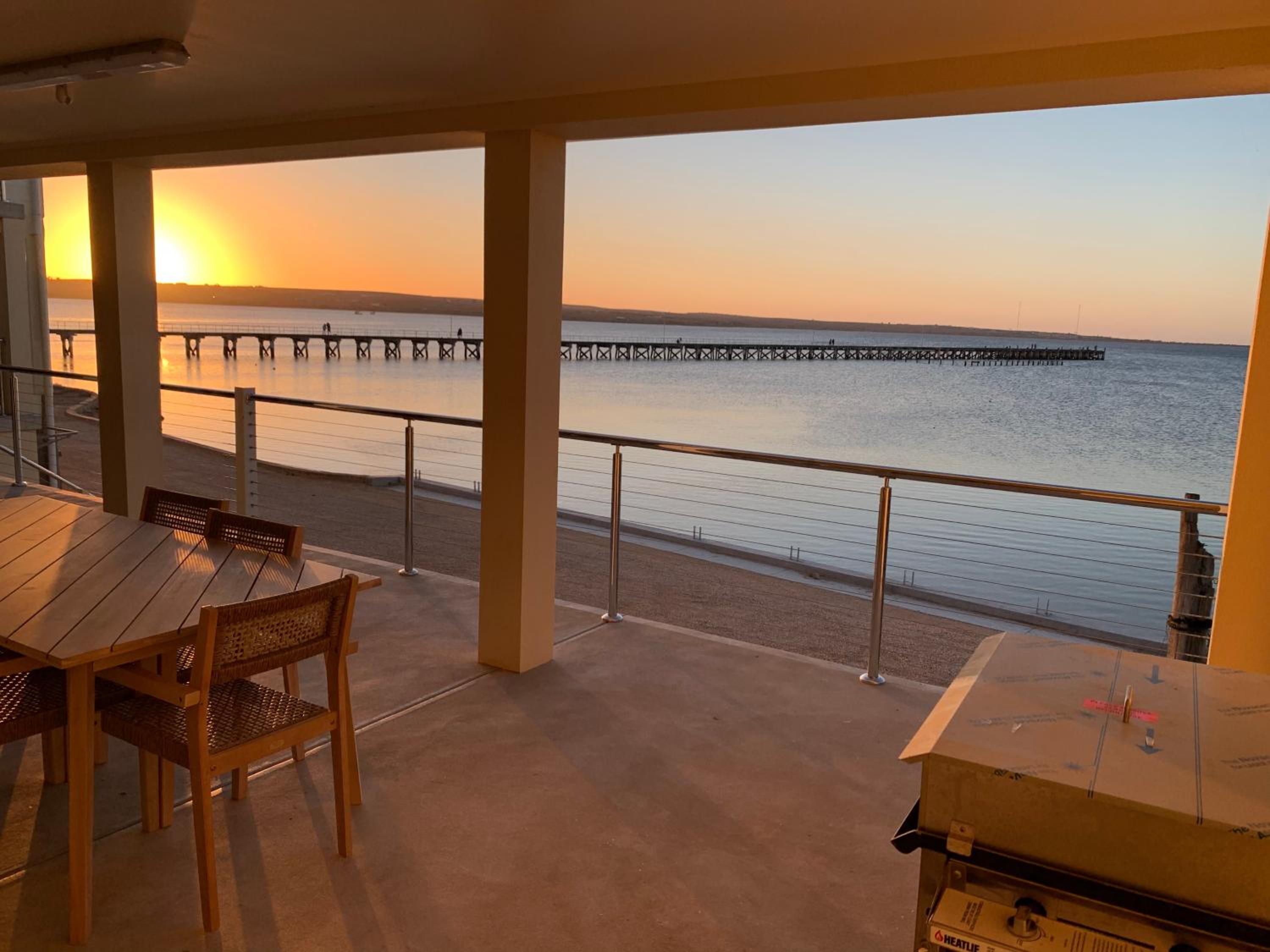 Beachside & Jetty View 1 - Admirals Apartment view 3