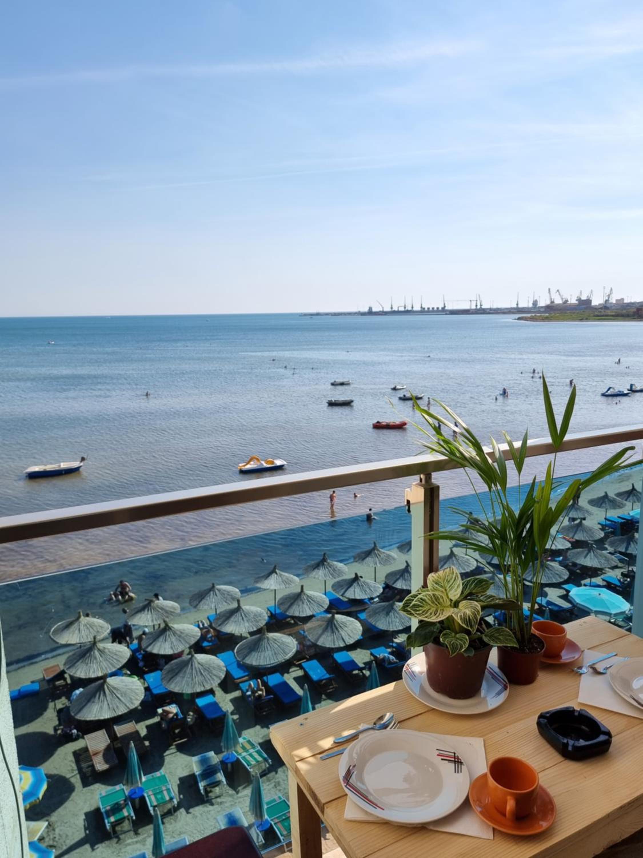 Seaview Luxury Apartment