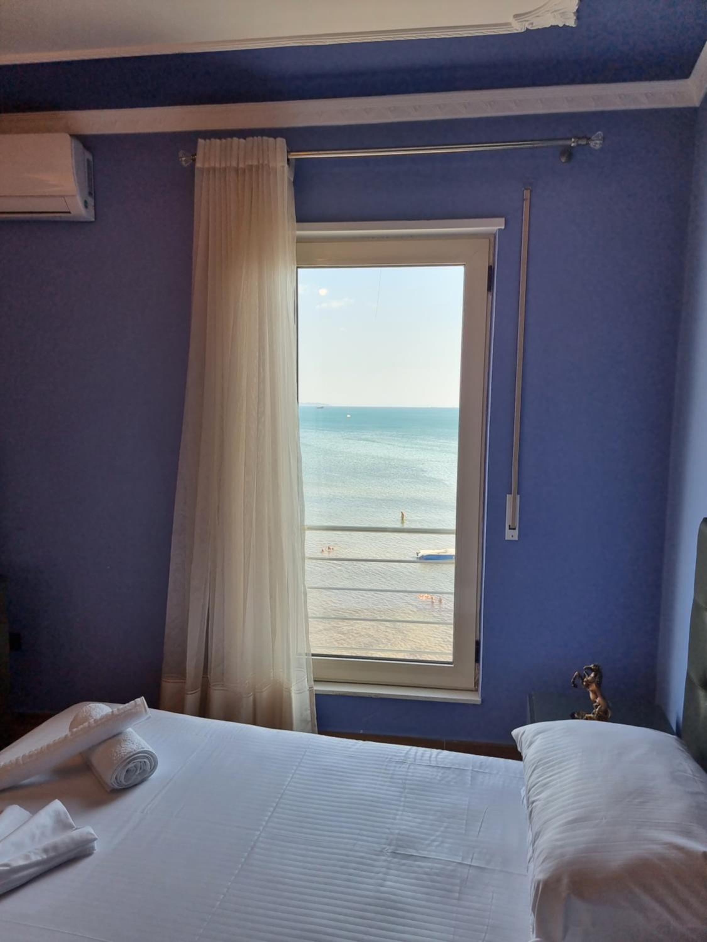 Seaview Luxury Apartment