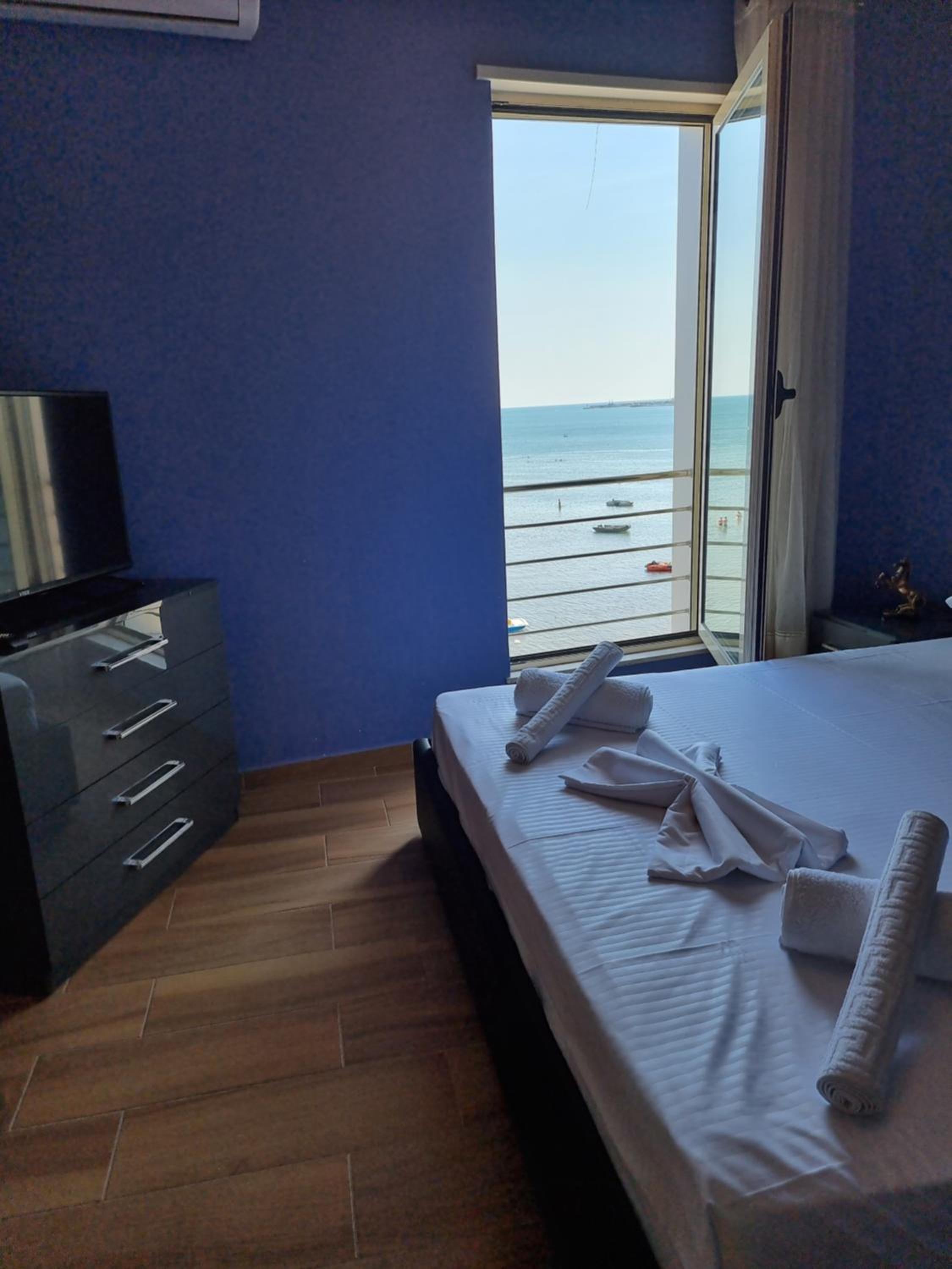 Seaview Luxury Apartment