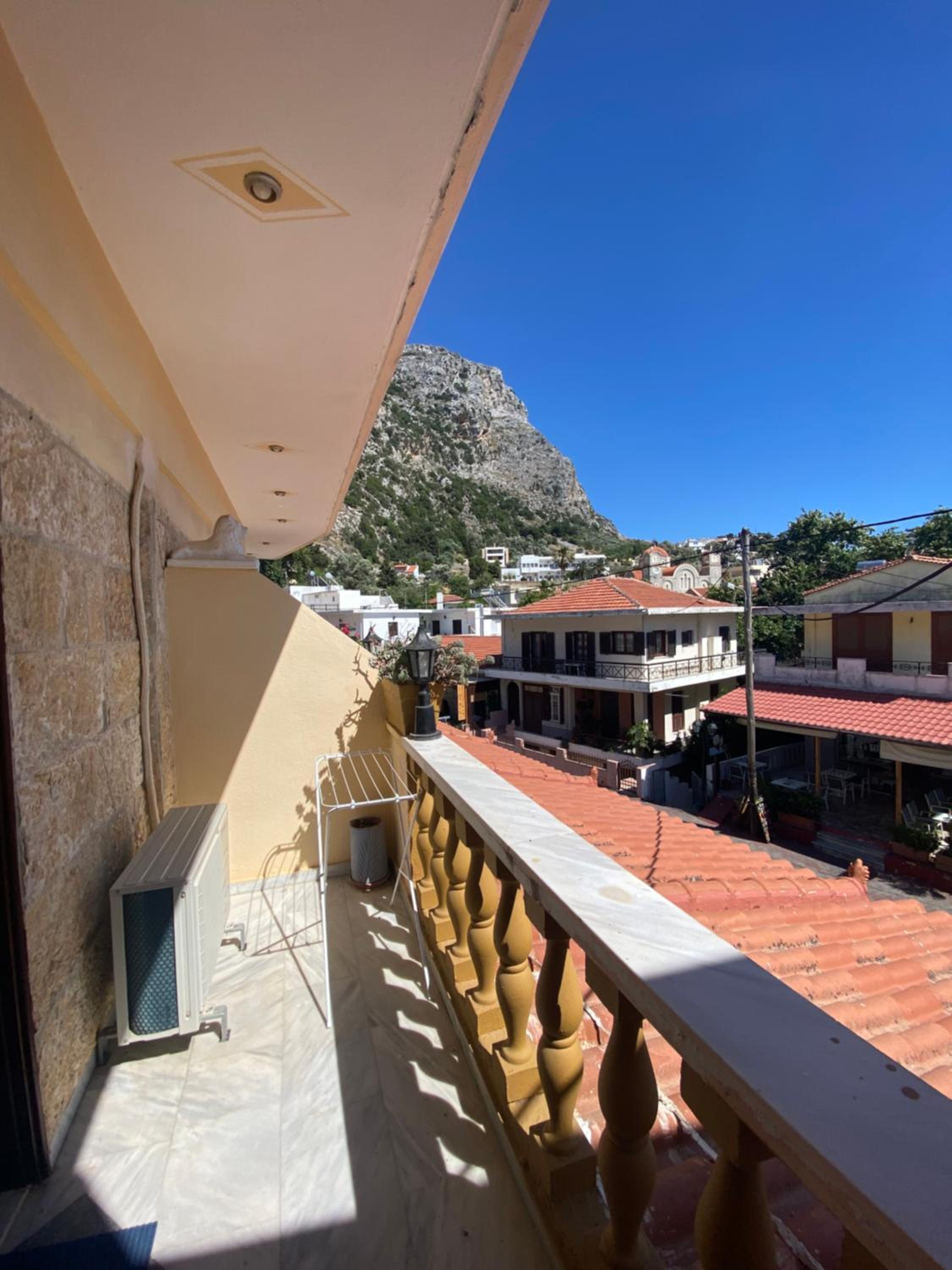 Costas Inn