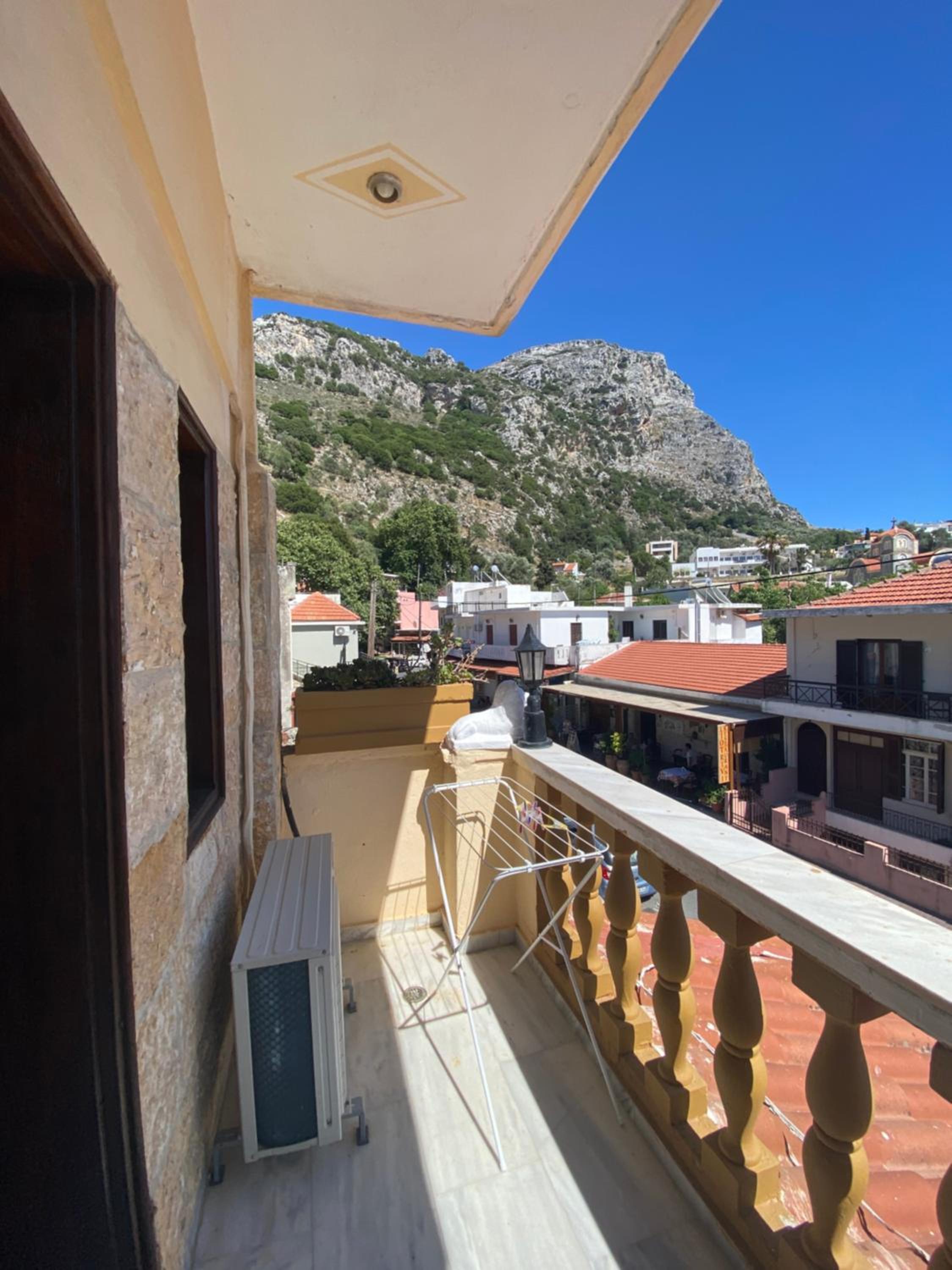 Costas Inn