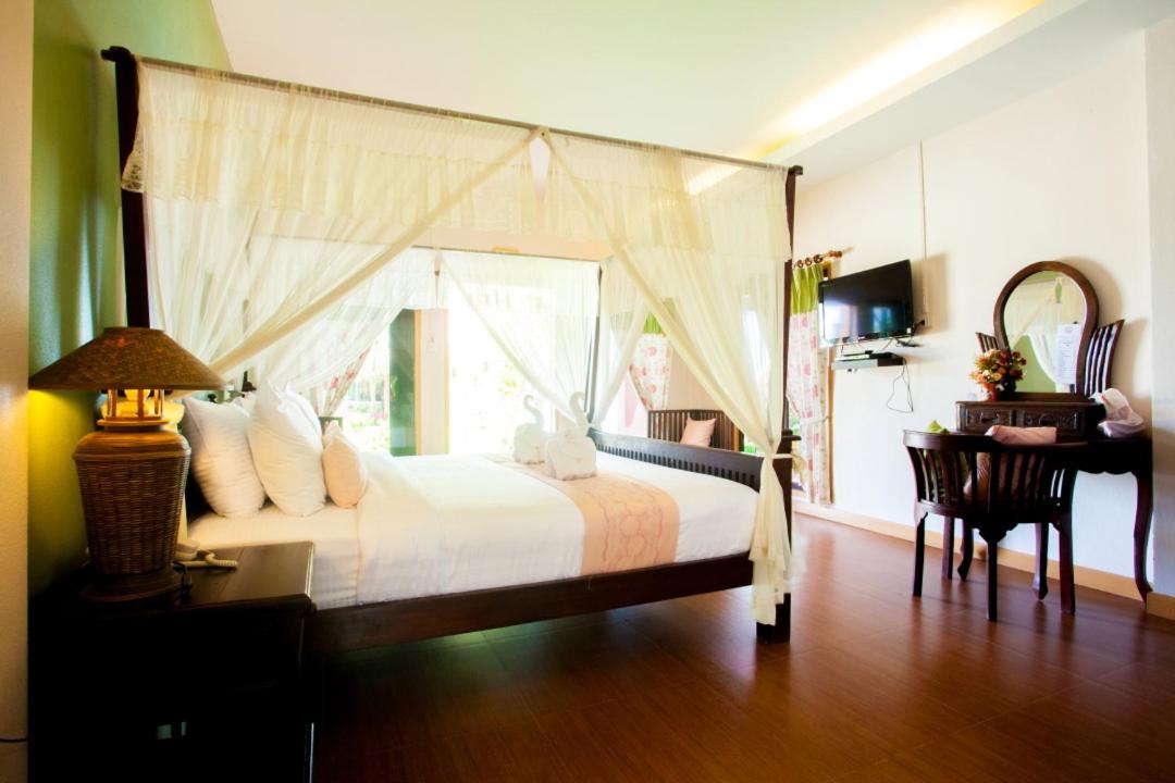 P.Paradise Hotel