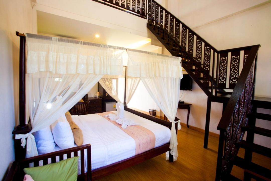 P.Paradise Hotel