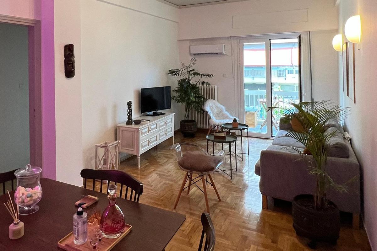 Comfortable 2-bedroom apartment near city center 100m from metro photo 1