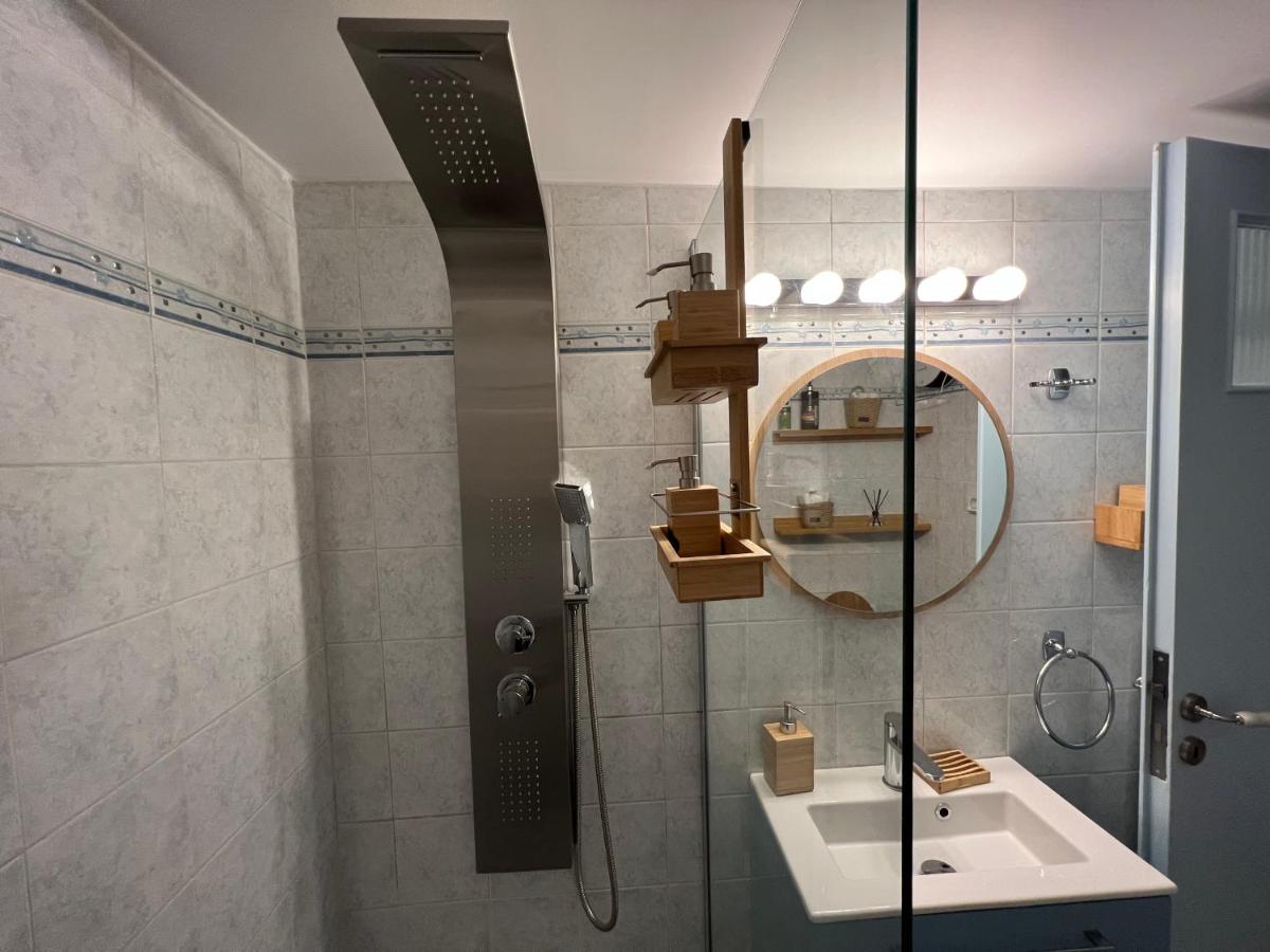 Comfortable 2-bedroom apartment near city center 100m from metro photo 4