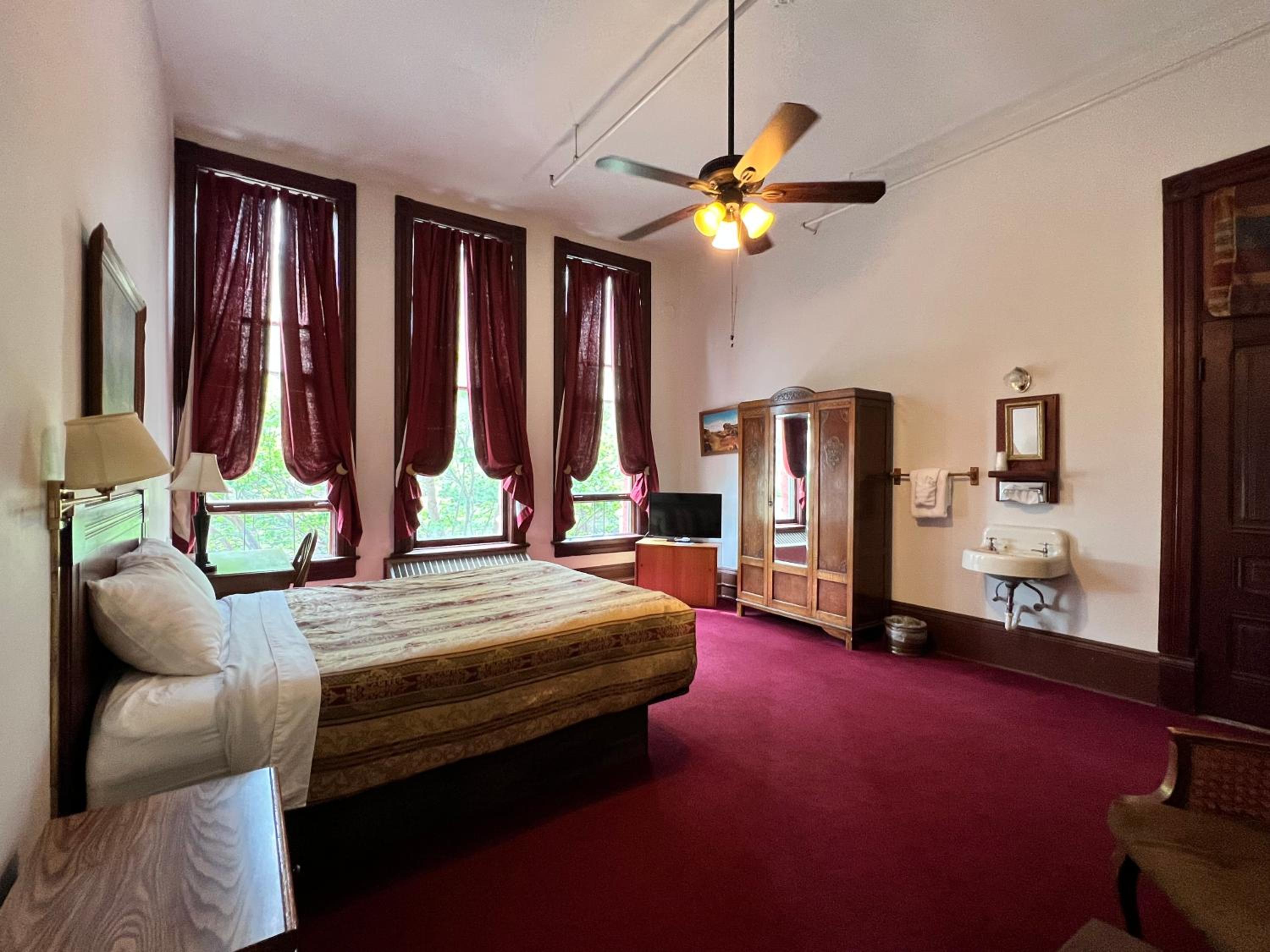 The Monarch Hotel, photo 21