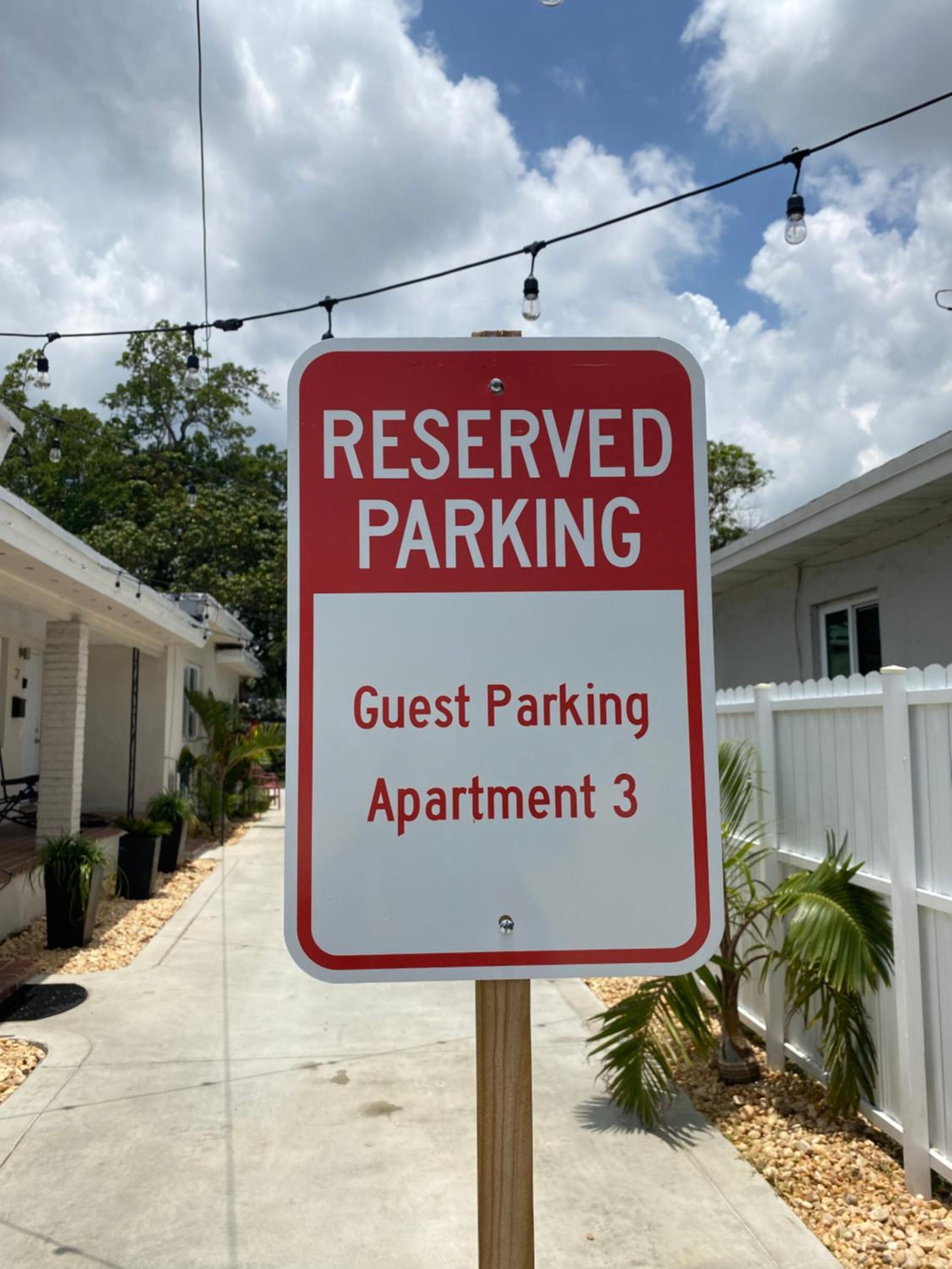 Stunning Little Havana Suites Close to airport, Calle Ocho, Brickell, Wynwood and the Beaches - Free Parking