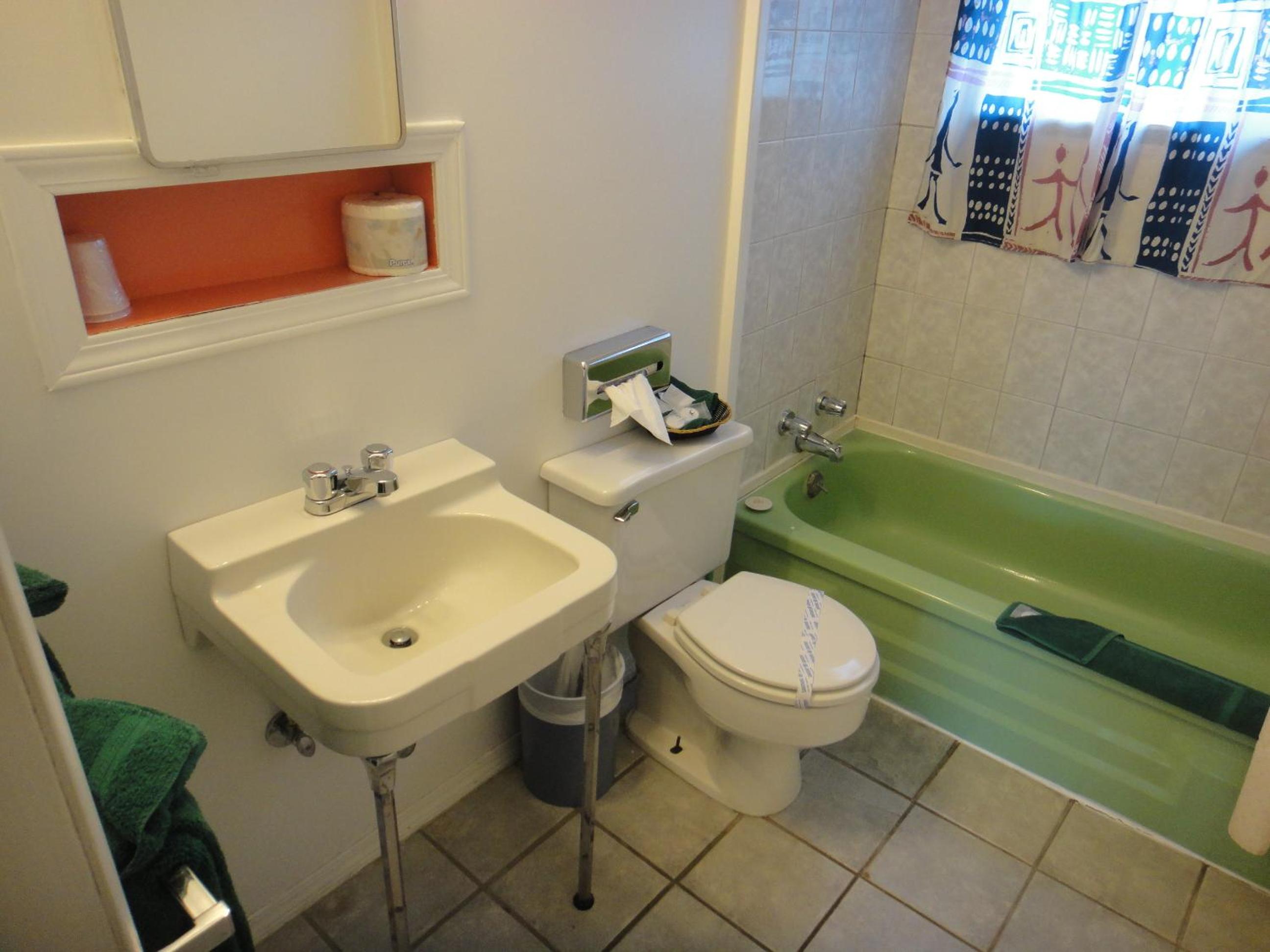 Airport Inn