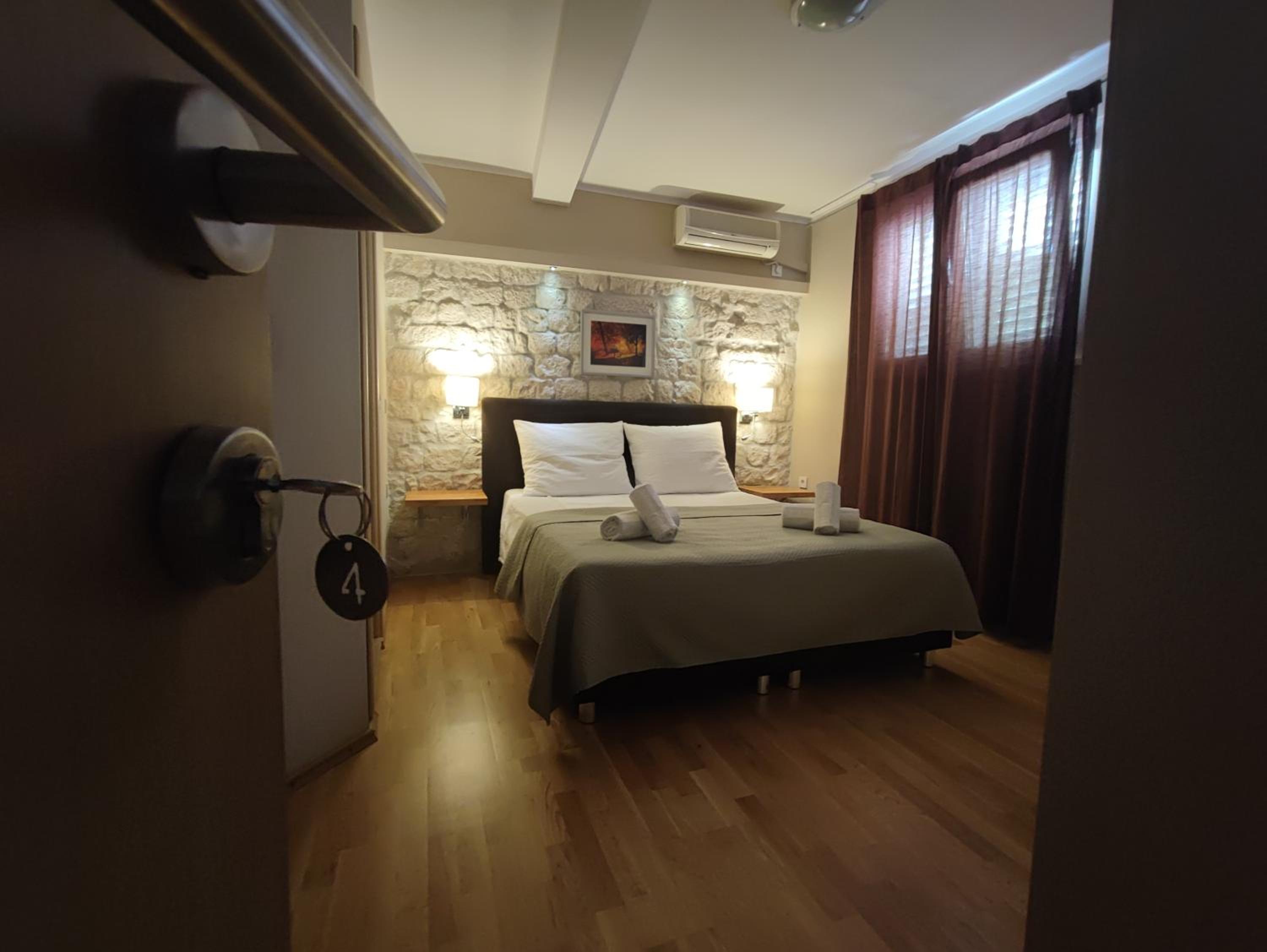 Carol Rooms