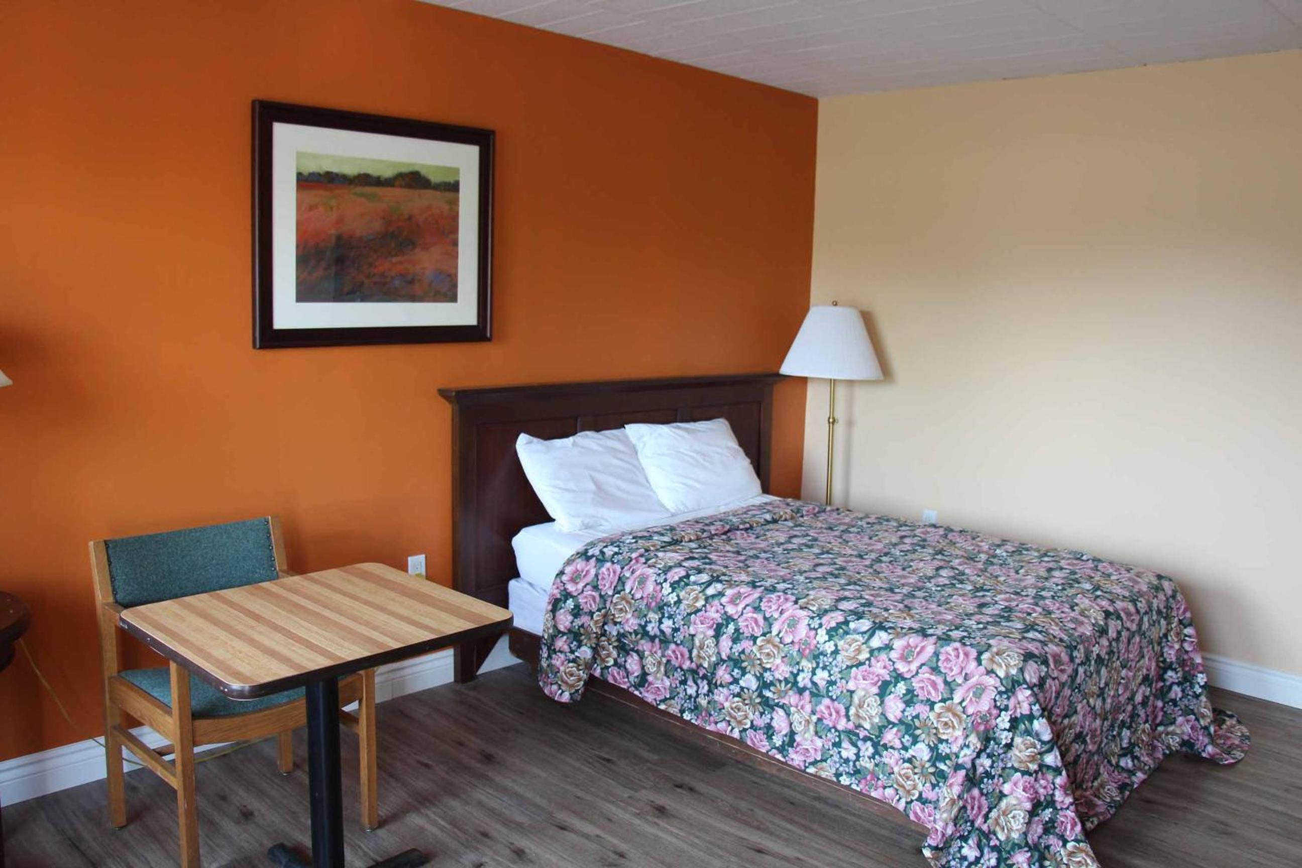 Huron Coast Inn