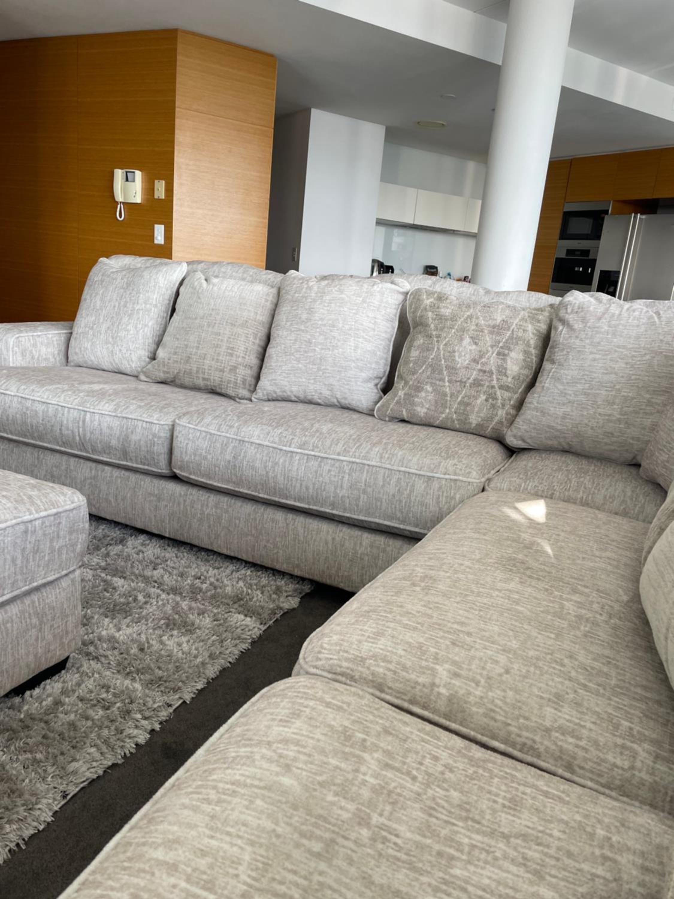 4 Bedroom Huge Sub Penthouse Oracle Level 31 Magnif VIEWS 260m2 Family Skyhome Sleeps 8 Adults and 2 Children, Sofa Bed Portacot, High Chair Central to Eve