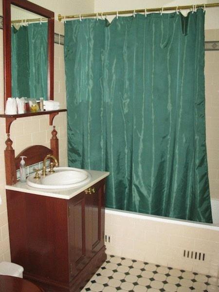 The Chalet Guesthouse And Studio